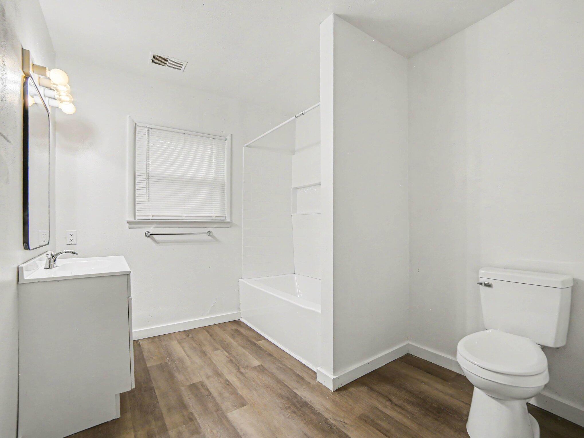 1876 Leahy Street Property Photo 10