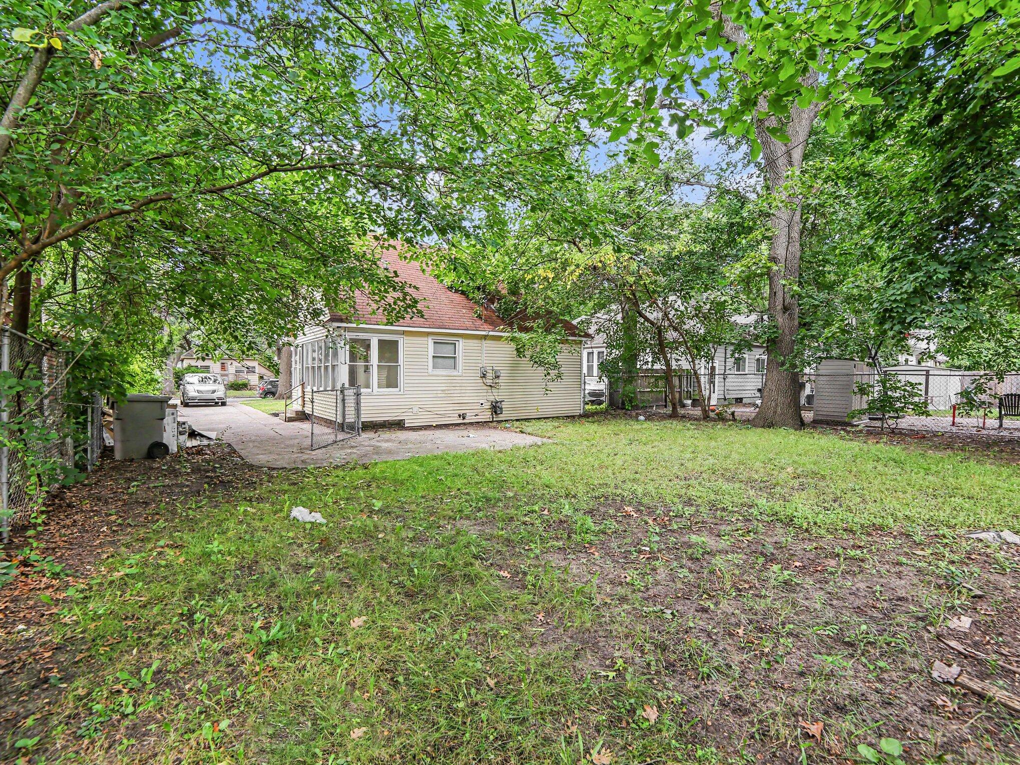 1876 Leahy Street Property Photo 17