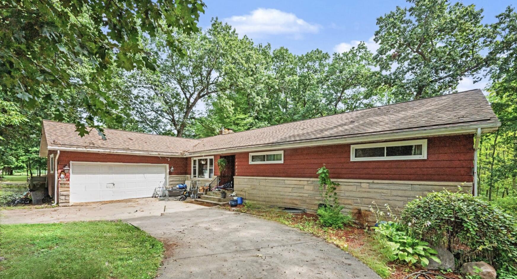 15905 Portage Road Property Photo 1