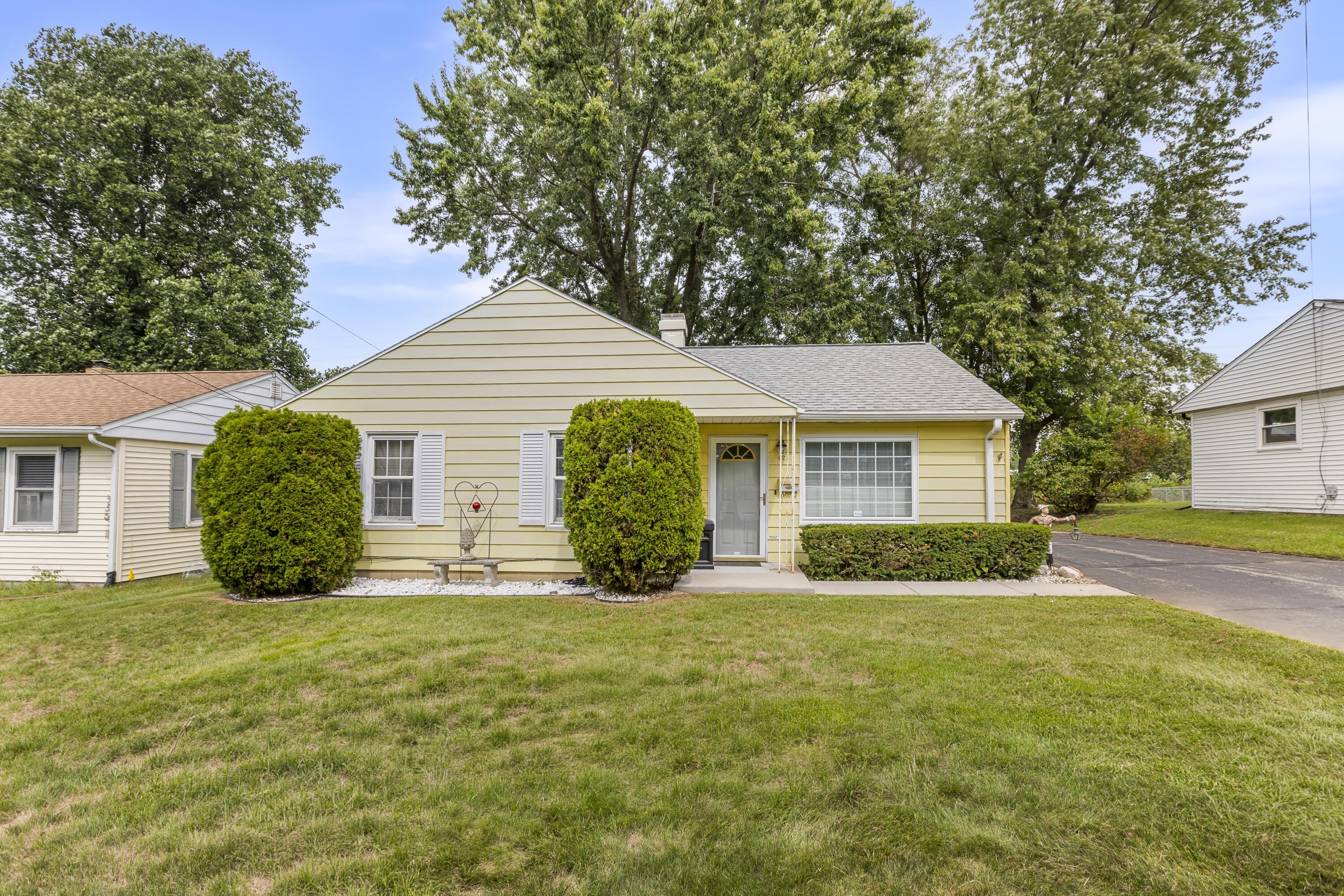 421 Weeks Avenue Property Photo 1