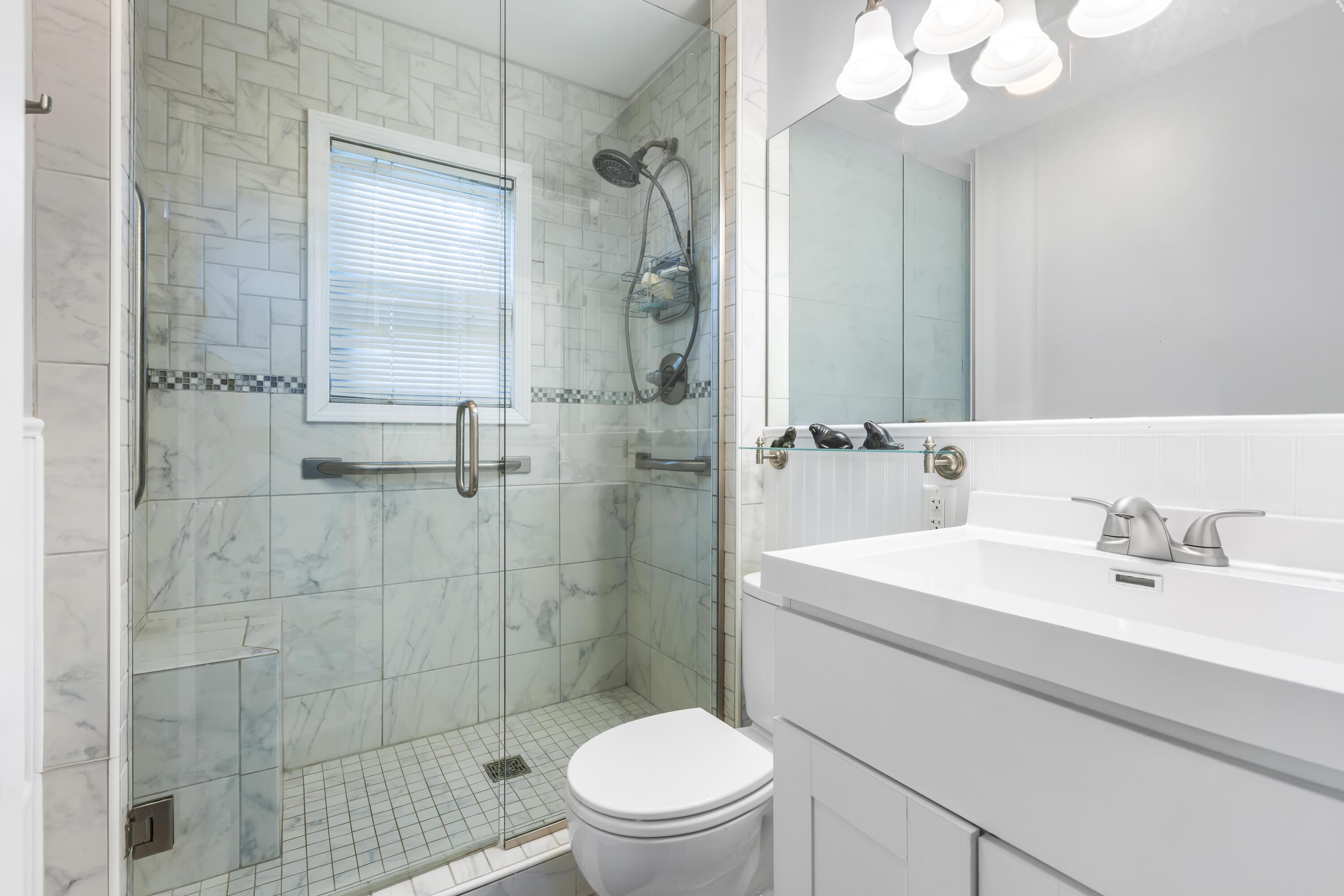 421 Weeks Avenue Property Photo 11