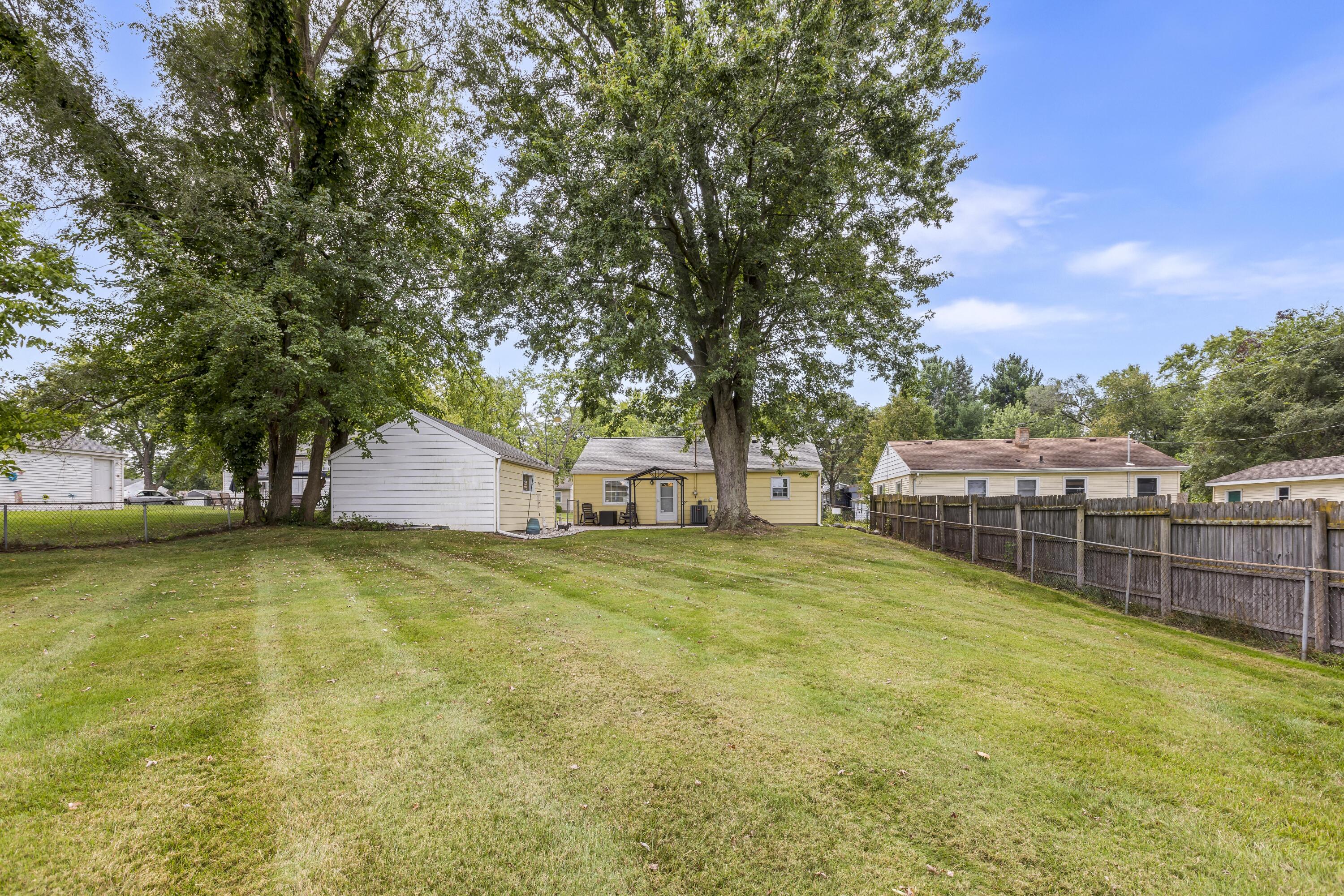 421 Weeks Avenue Property Photo 14