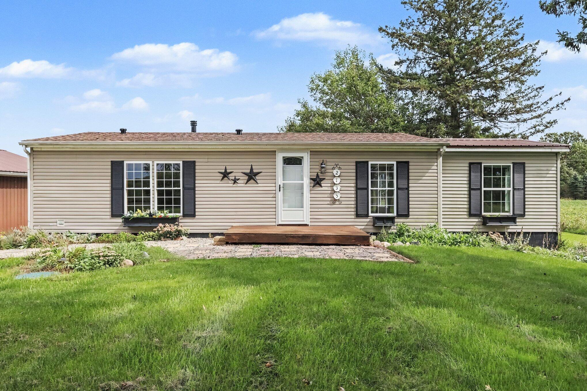 2135 S Ionia Road Property Photo 1