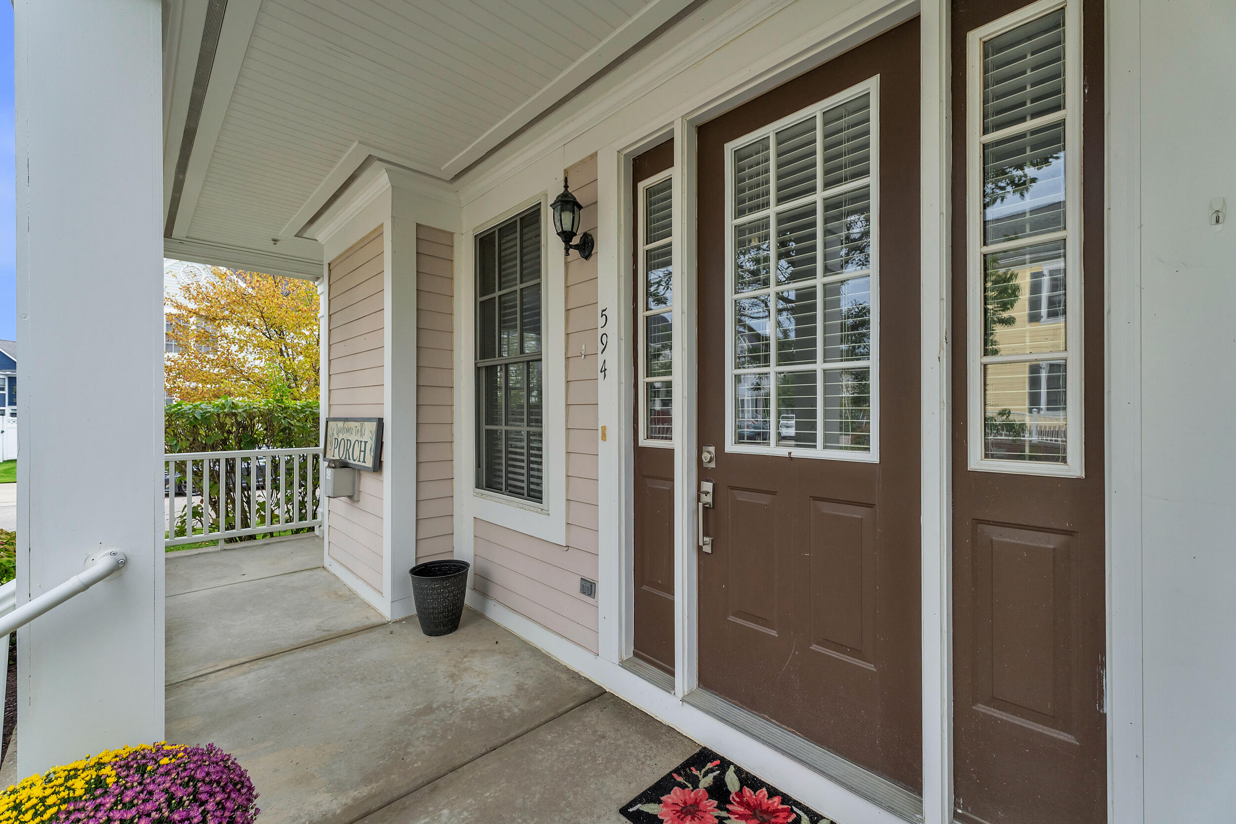 594 Constitution Street Property Photo 5