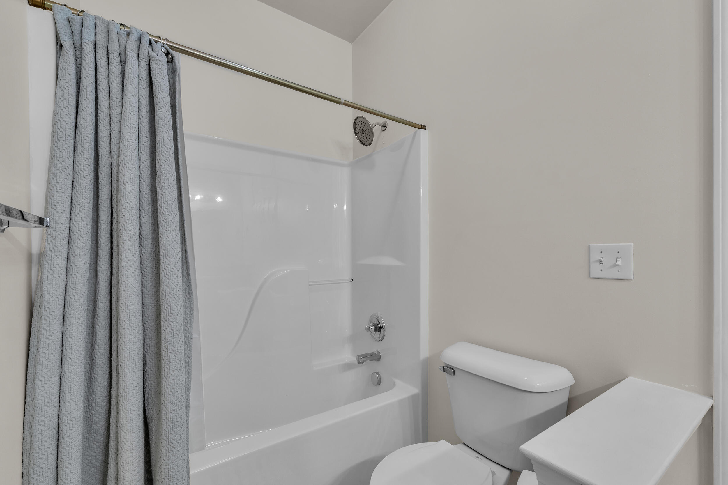 594 Constitution Street Property Photo 12