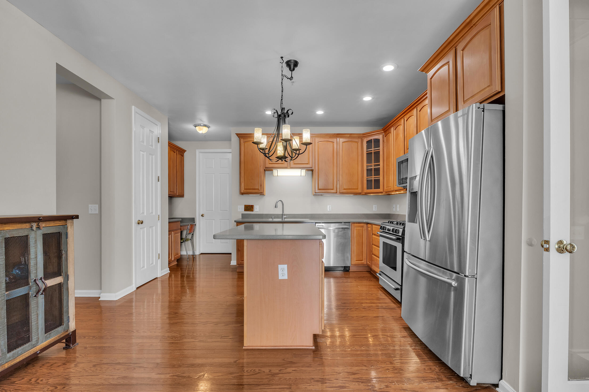 594 Constitution Street Property Photo 17