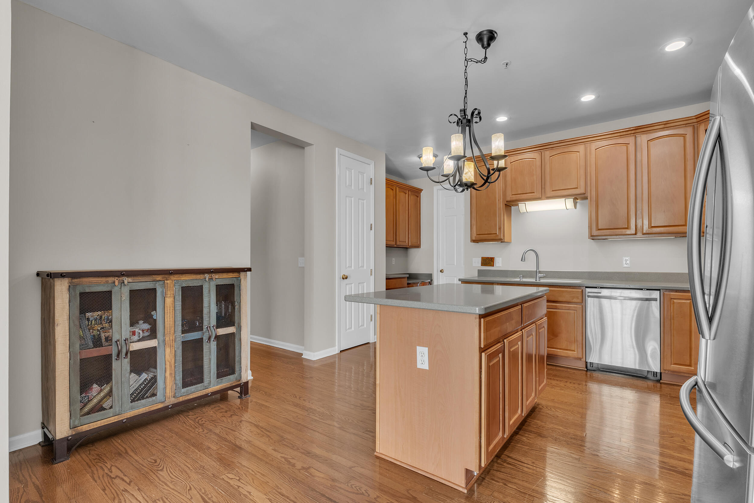 594 Constitution Street Property Photo 18
