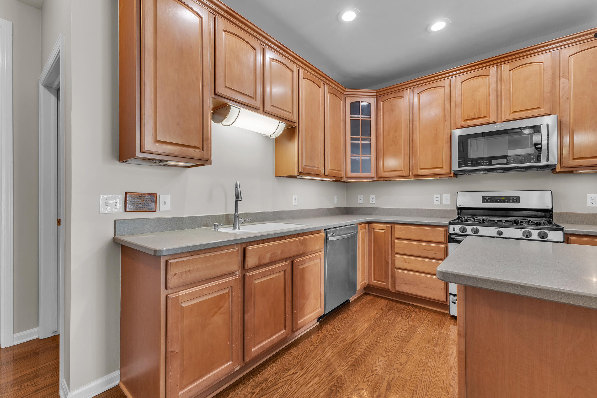 594 Constitution Street Property Photo 19