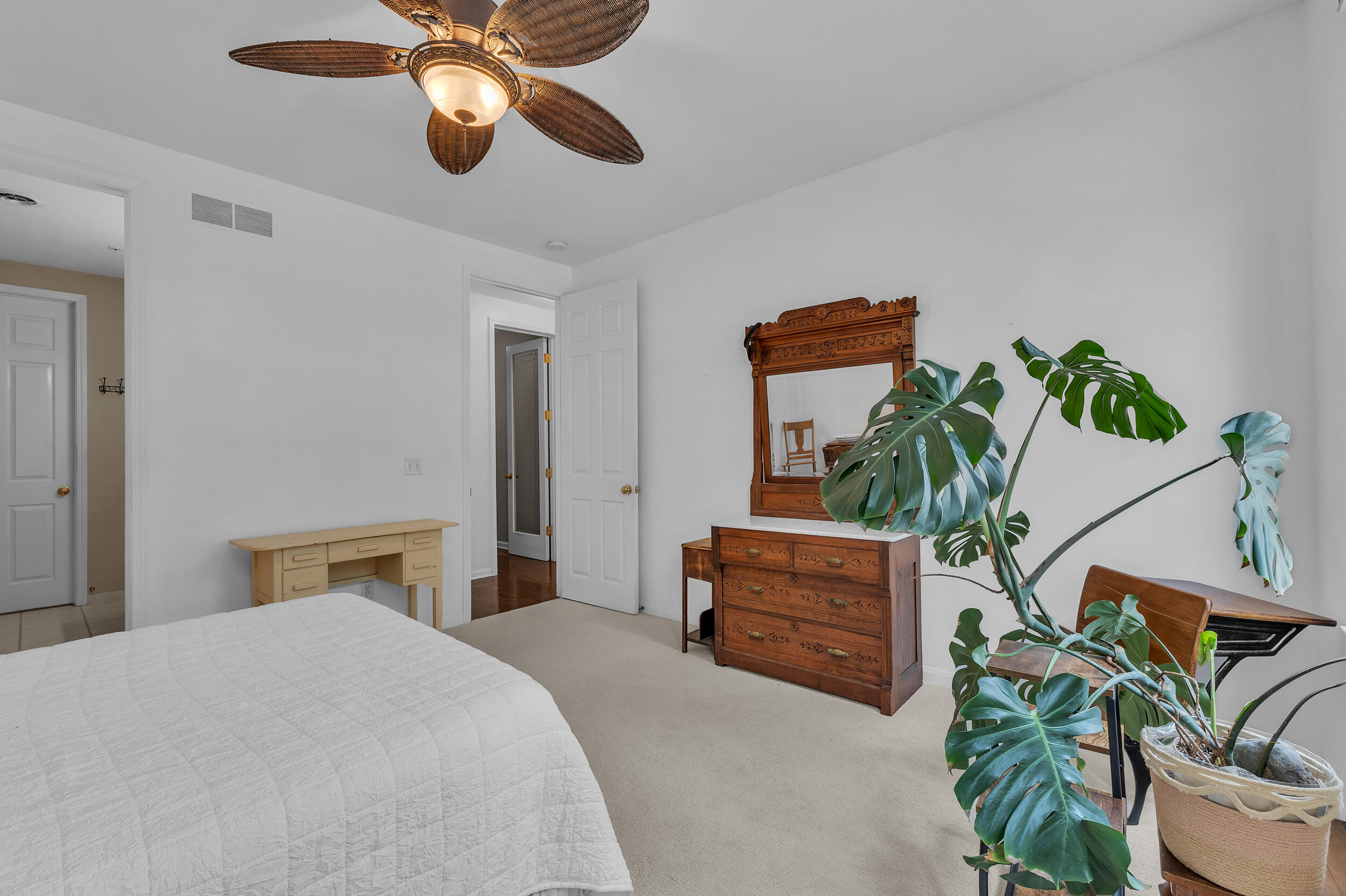 594 Constitution Street Property Photo 26