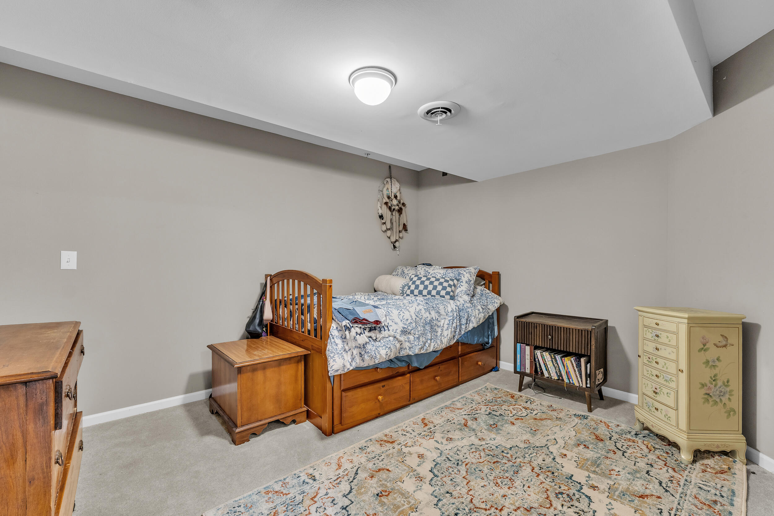 594 Constitution Street Property Photo 33