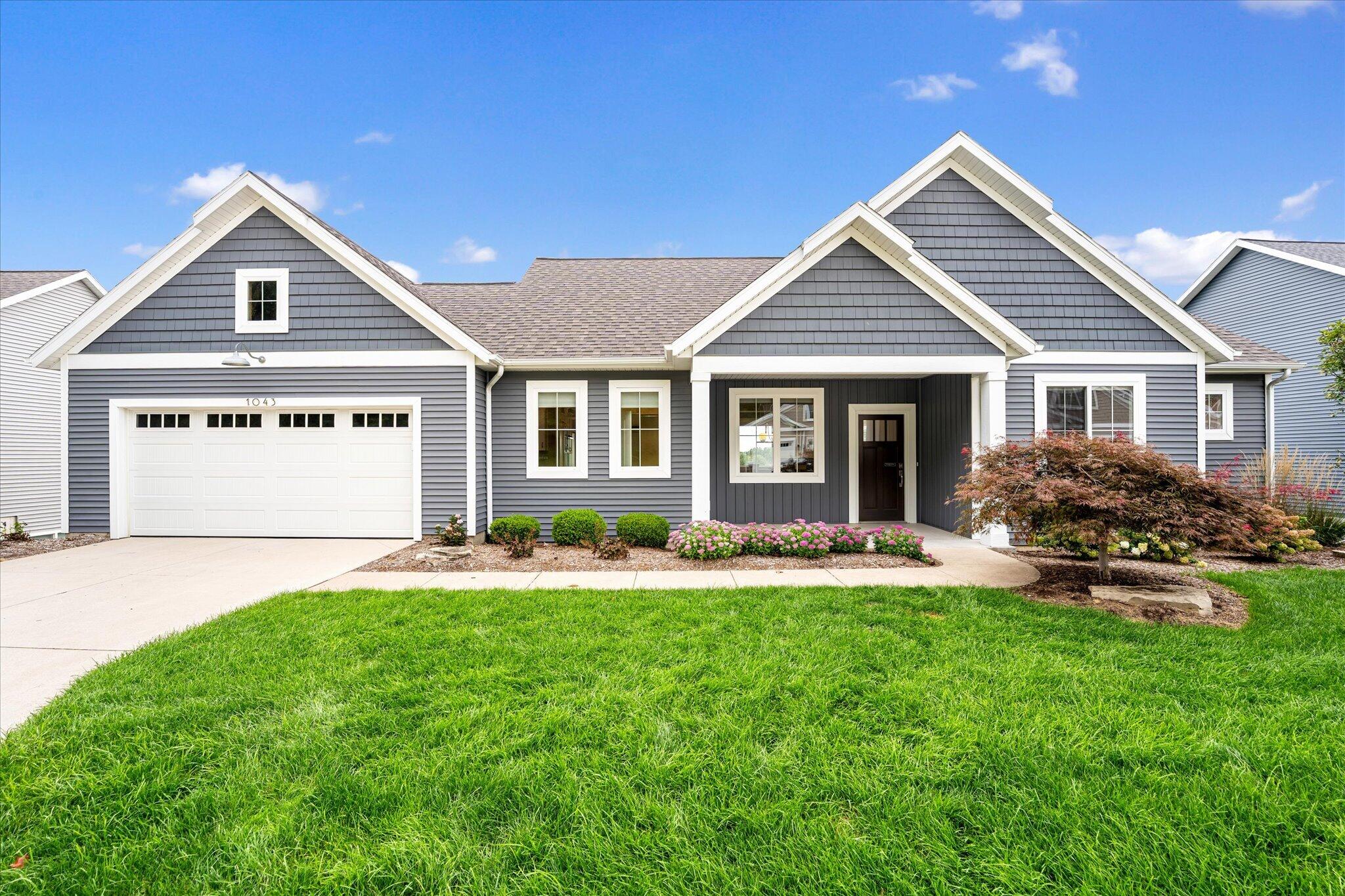 1043 Castlebay Way Property Photo 1