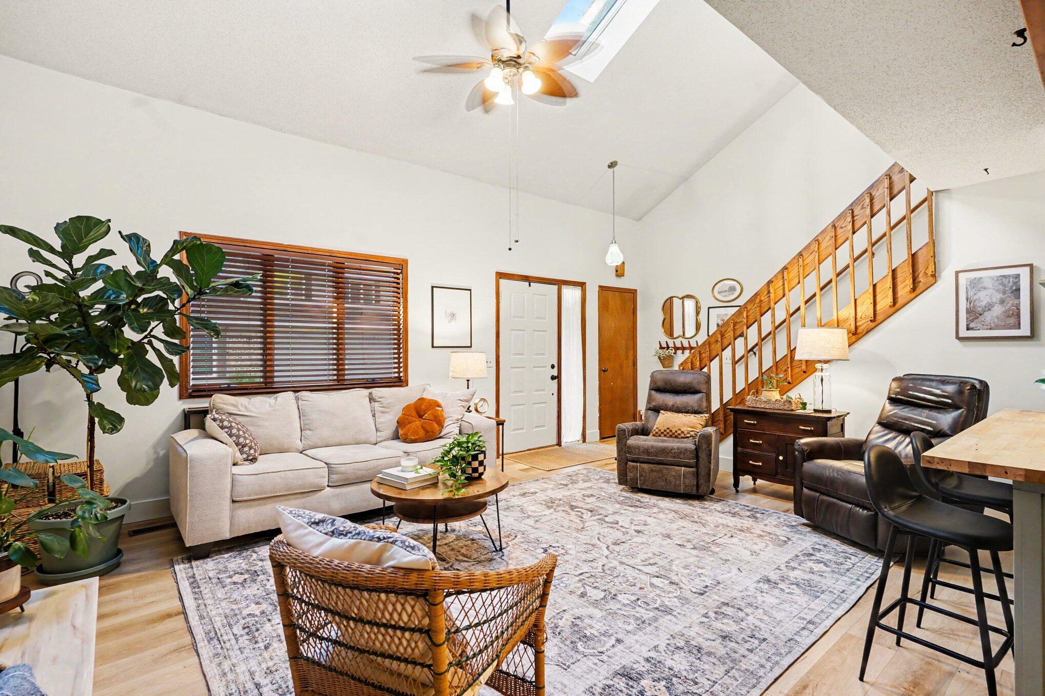 17511 Parkwood Drive B Property Photo 8