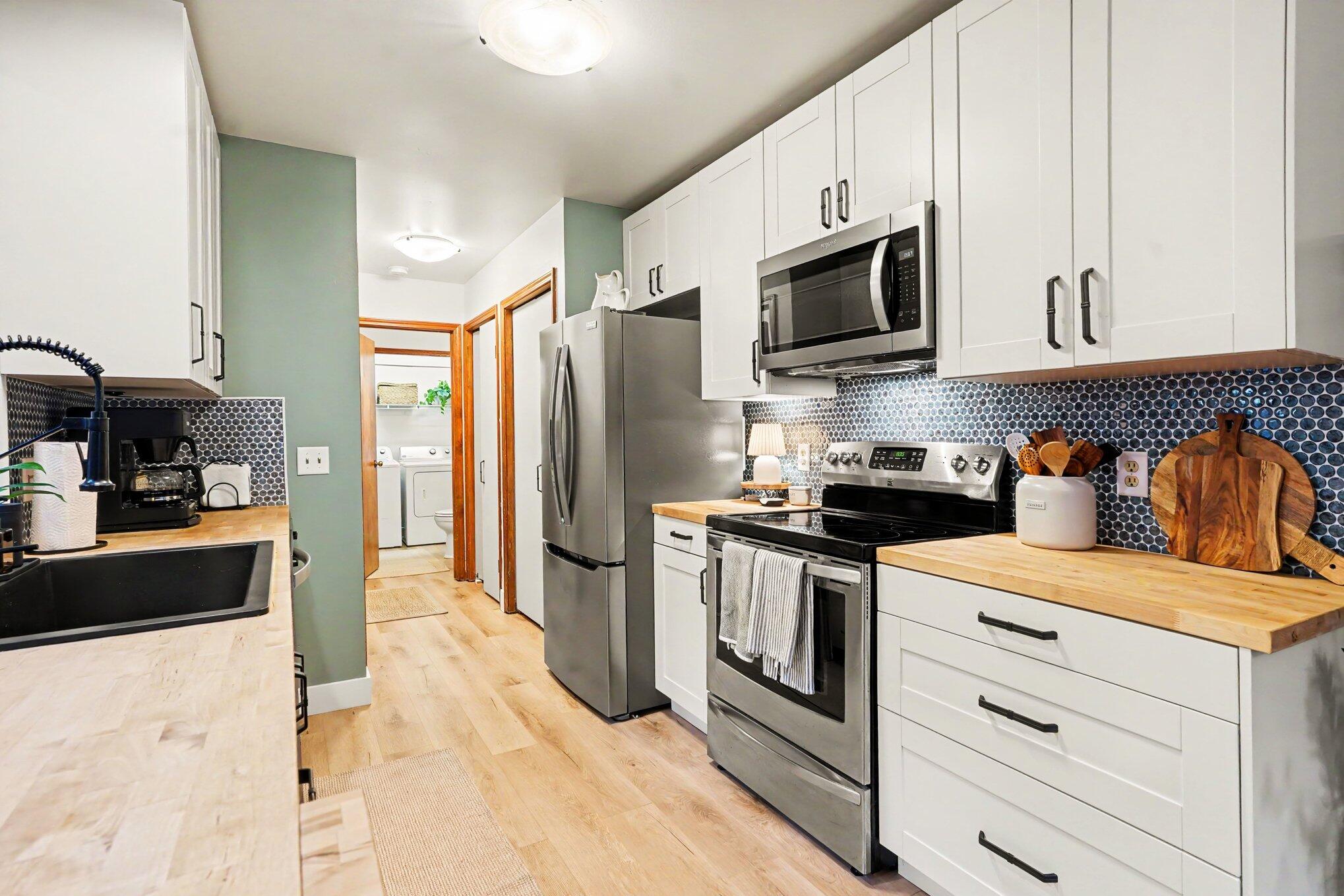 17511 Parkwood Drive B Property Photo 11