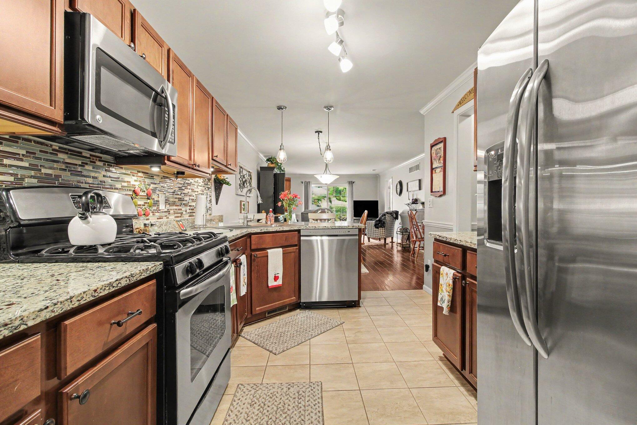 301 Victoria Drive Property Photo 4