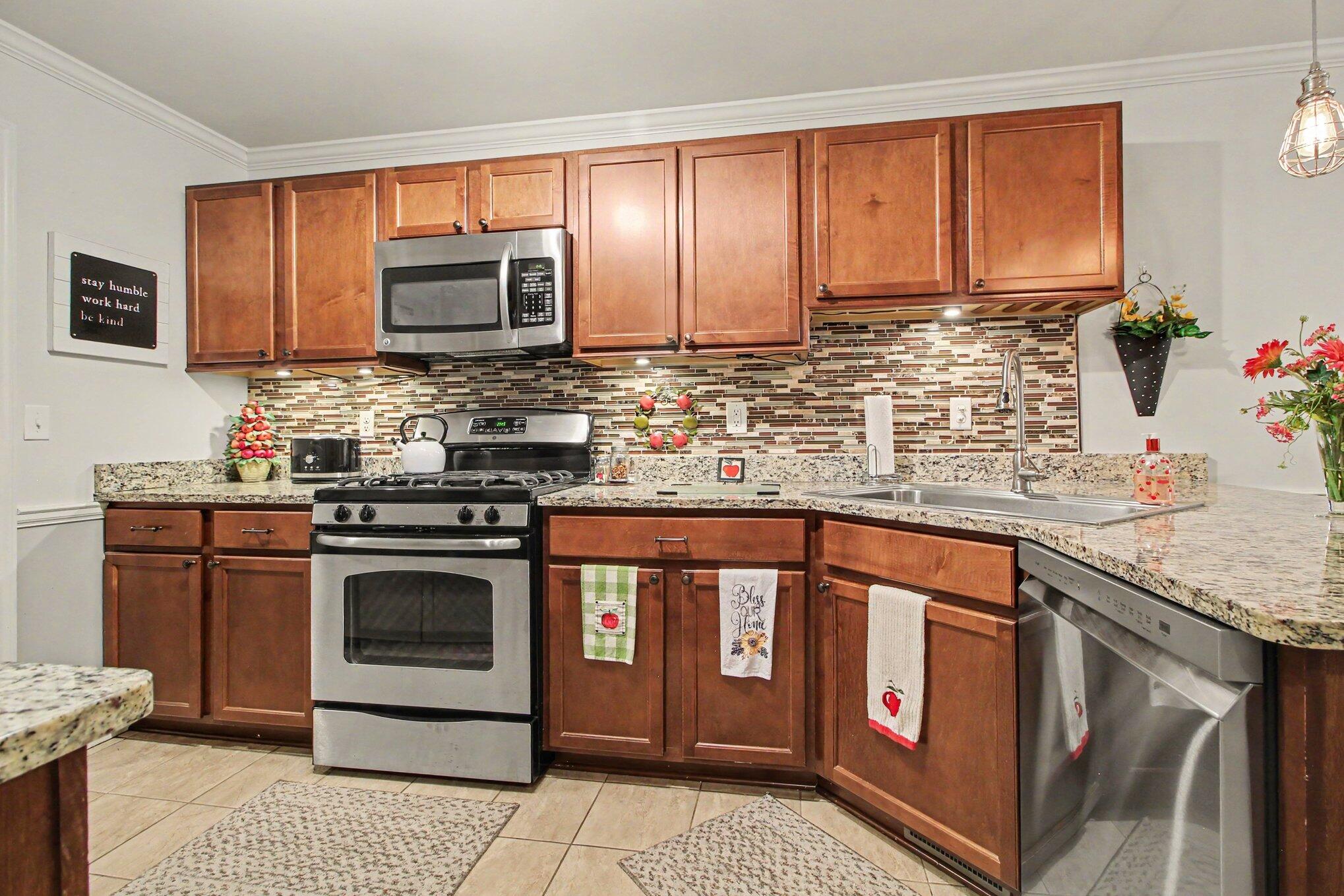301 Victoria Drive Property Photo 5