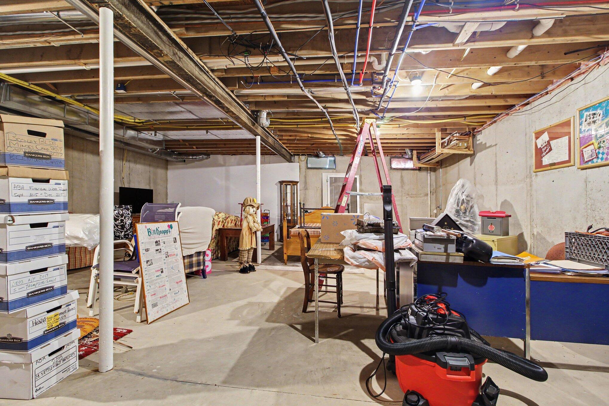 301 Victoria Drive Property Photo 20