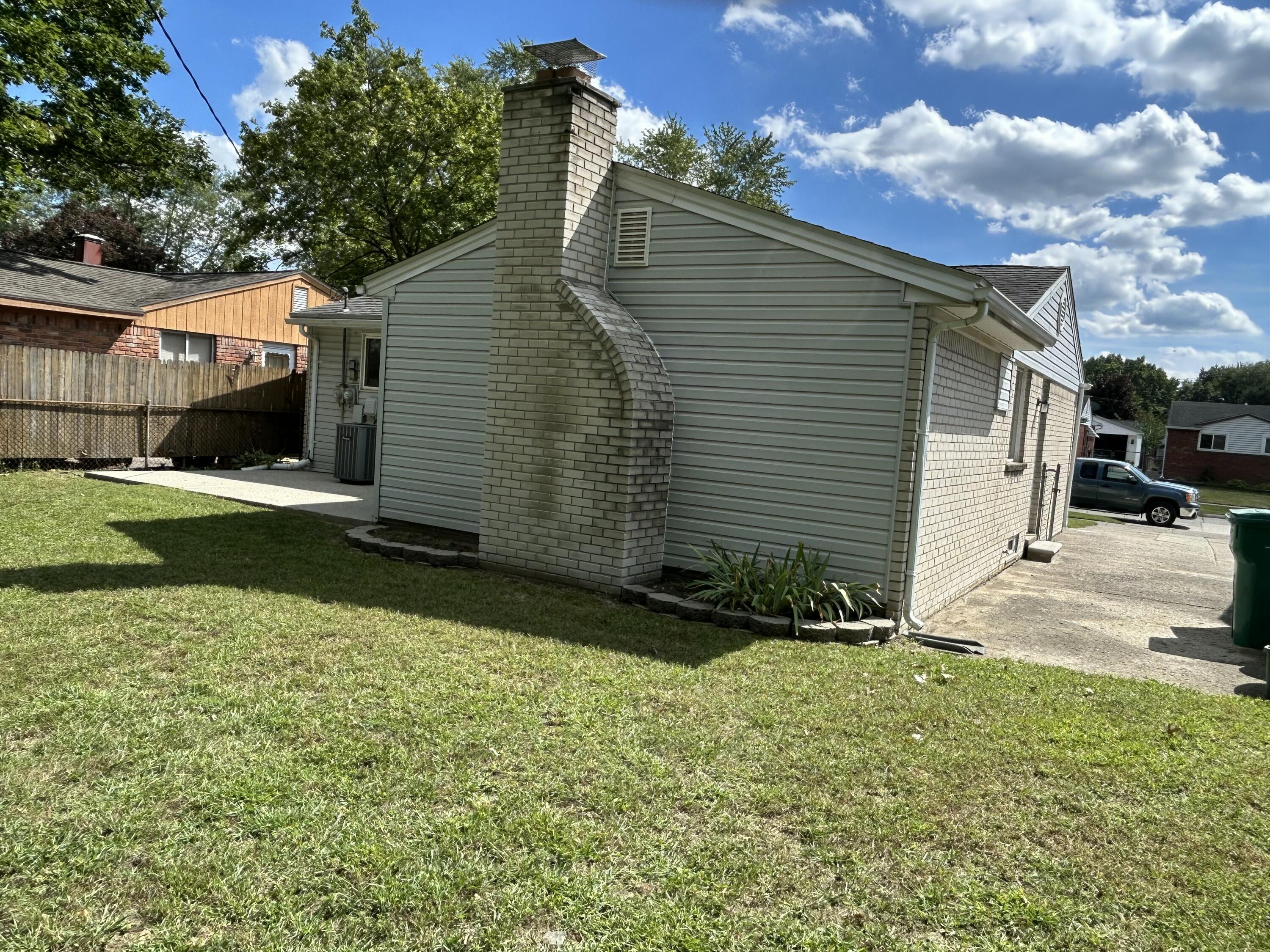 38040 Castle Drive Property Photo 3