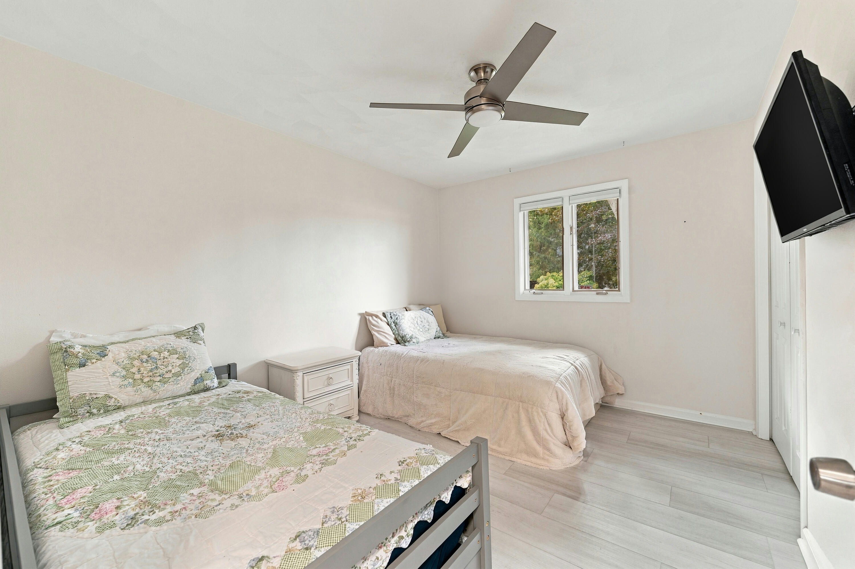 10226 Tomkinson Drive Property Photo 14