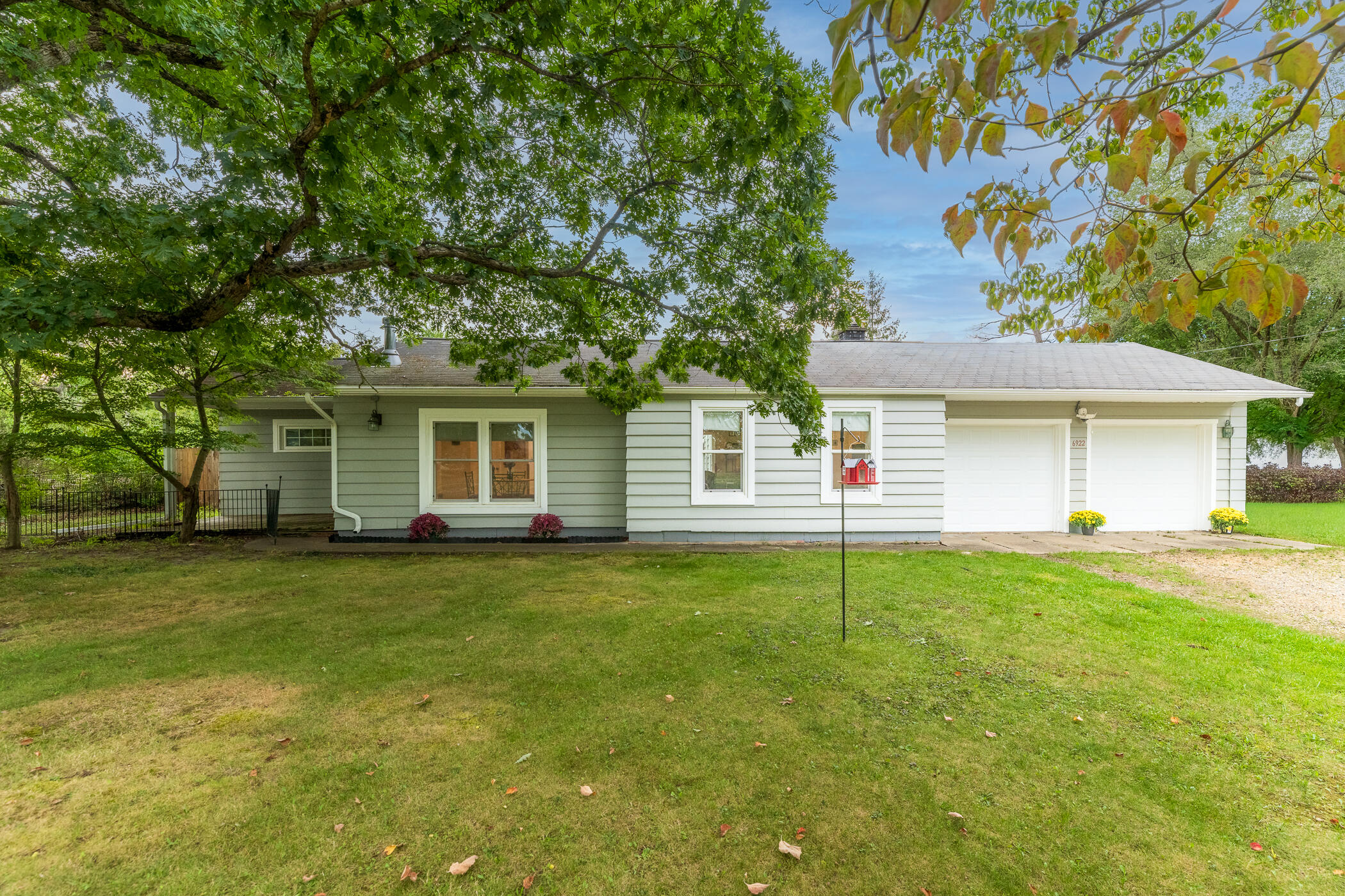 6922 Lovers Lane Property Photo 1