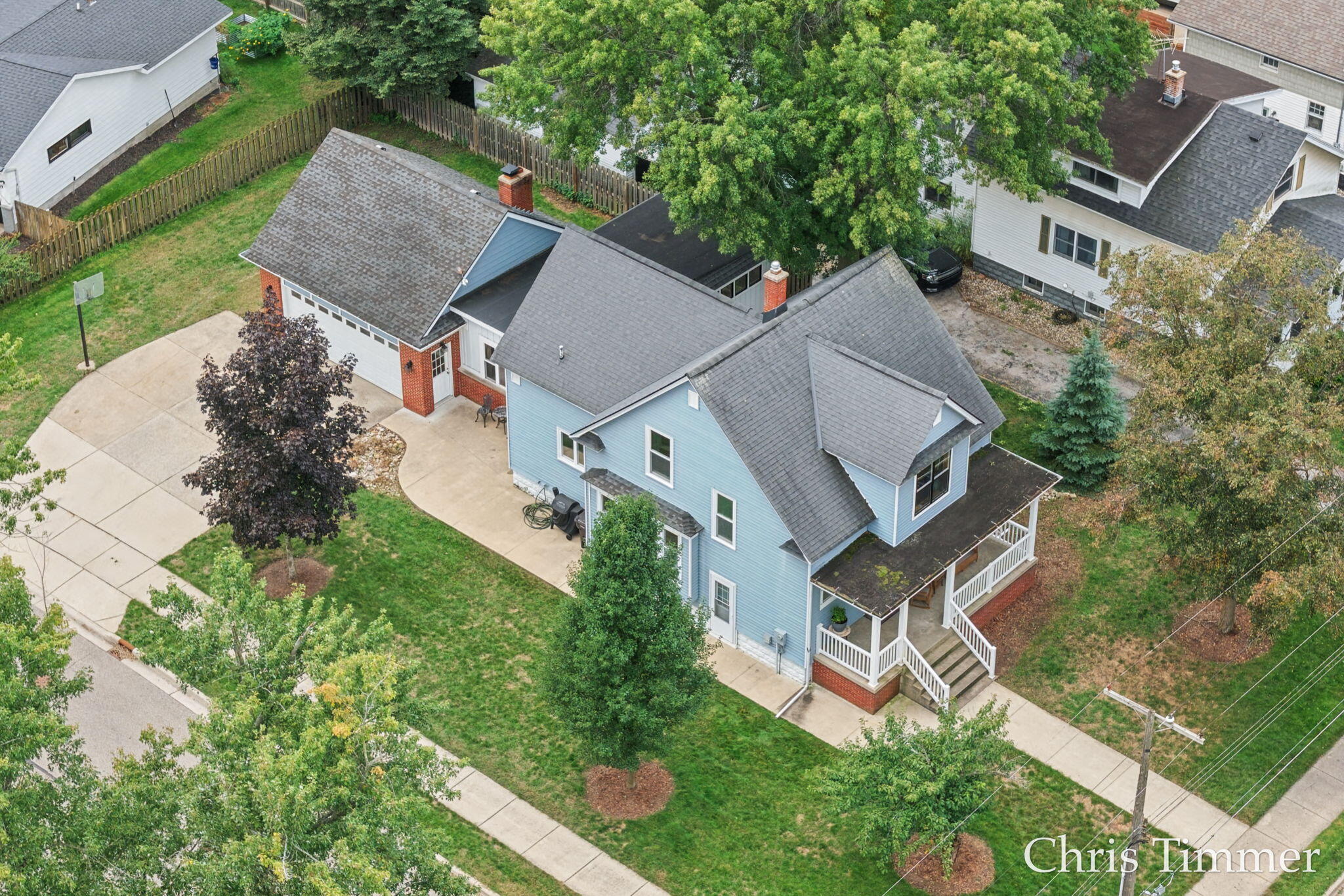 522 E Lincoln Avenue Property Photo 2