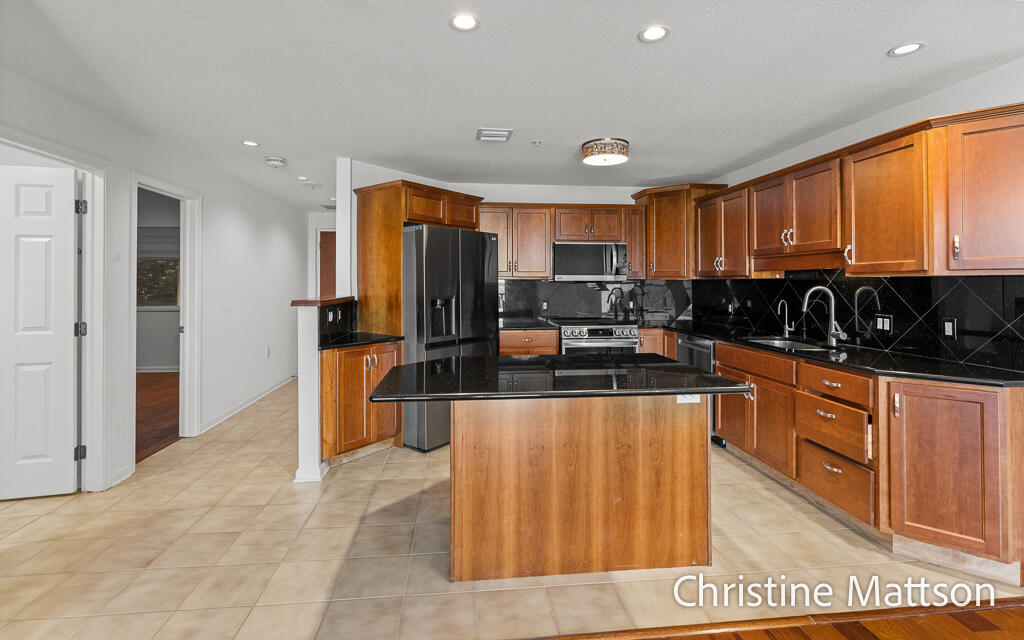 2964 Lakeshore Drive E702 Property Photo 11