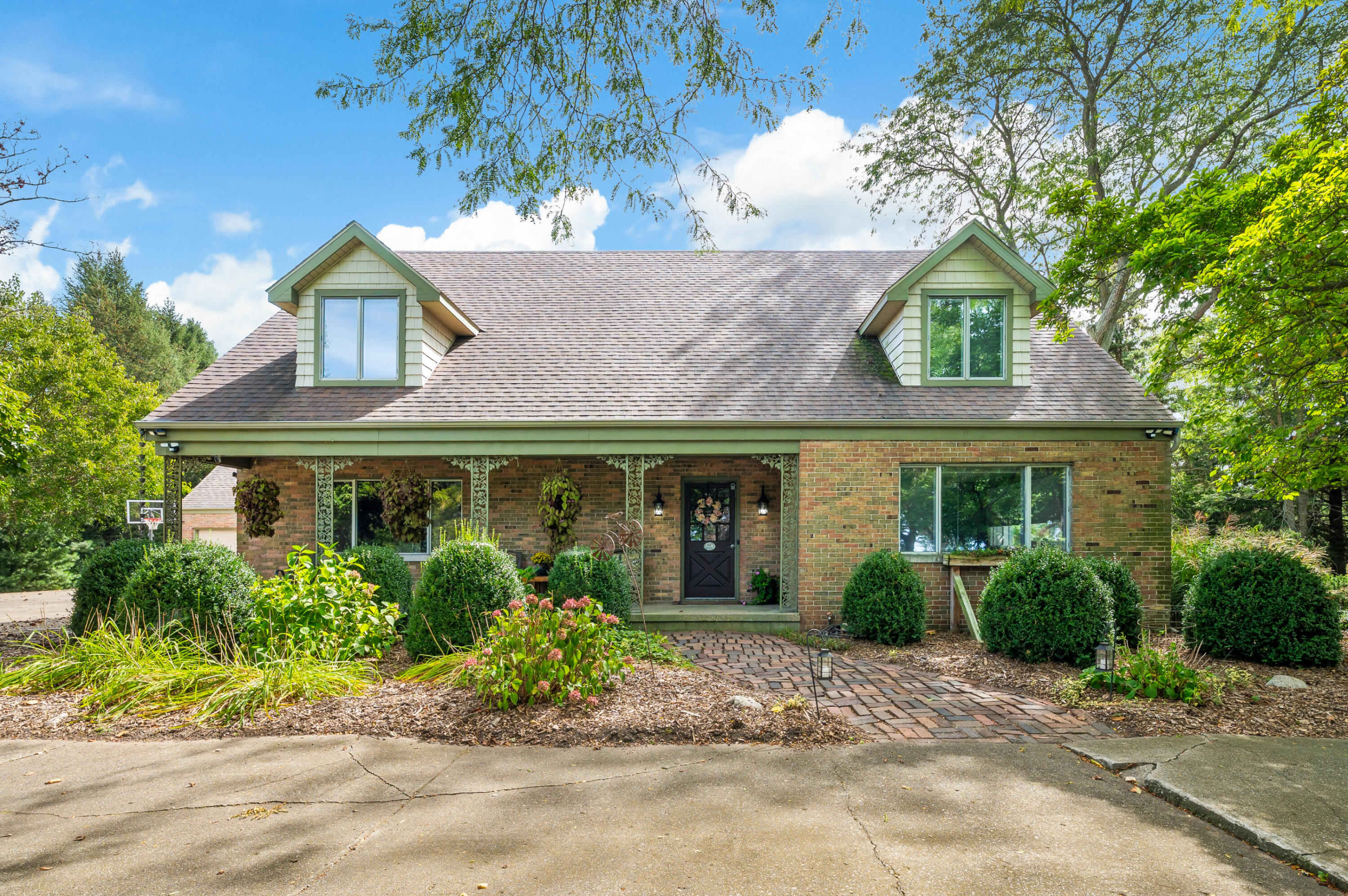 3205 Lakeshore Drive Property Photo 1