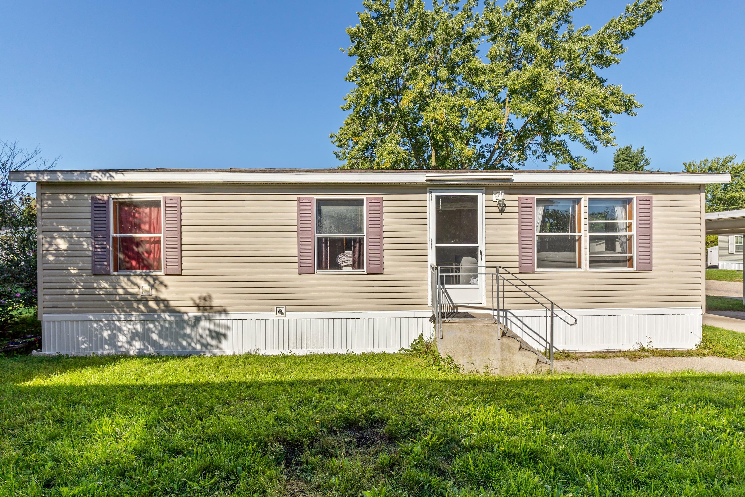 144 Fescue Drive Se Property Photo 1