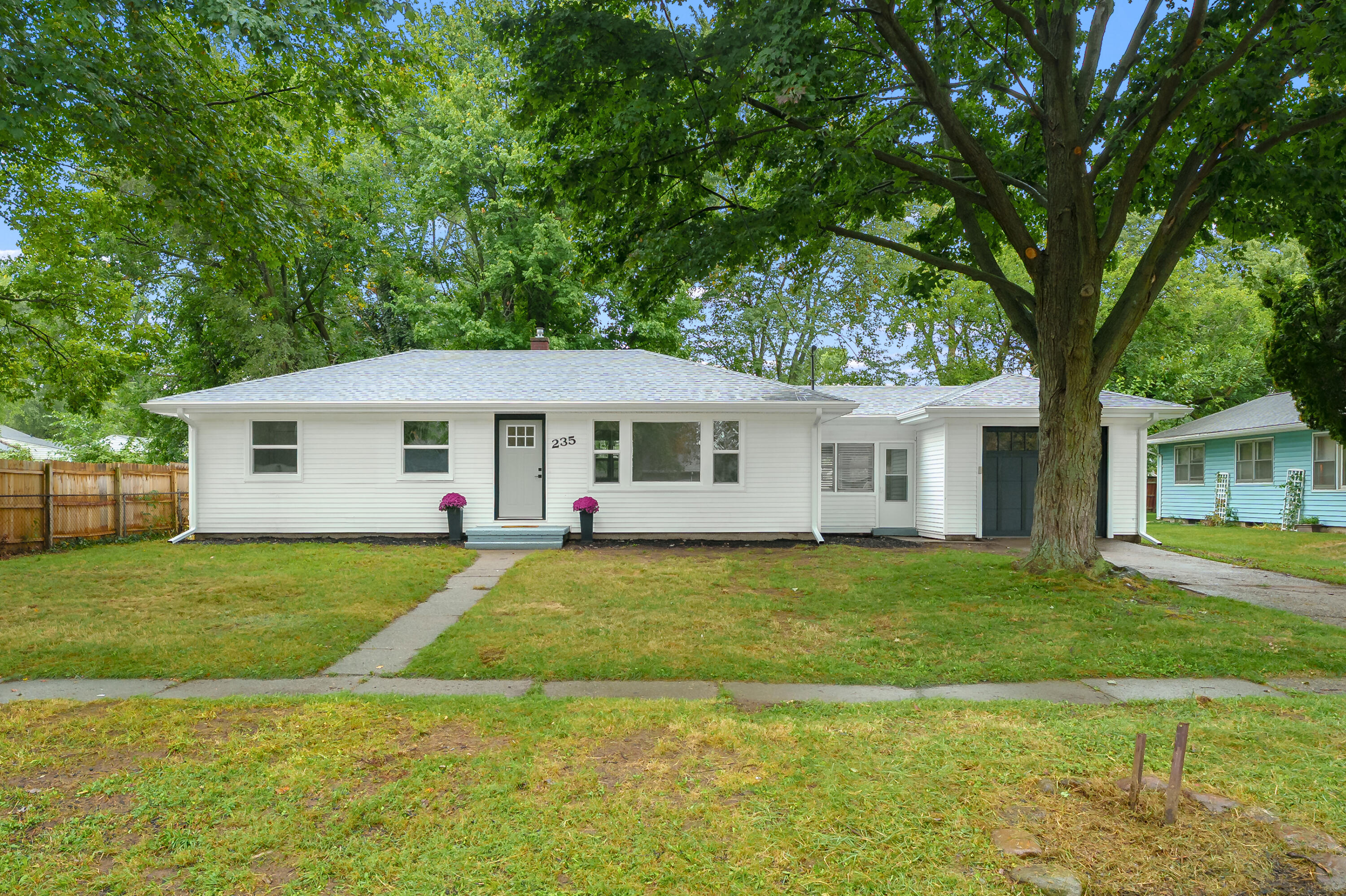 235 Connecticut Drive Property Photo 1