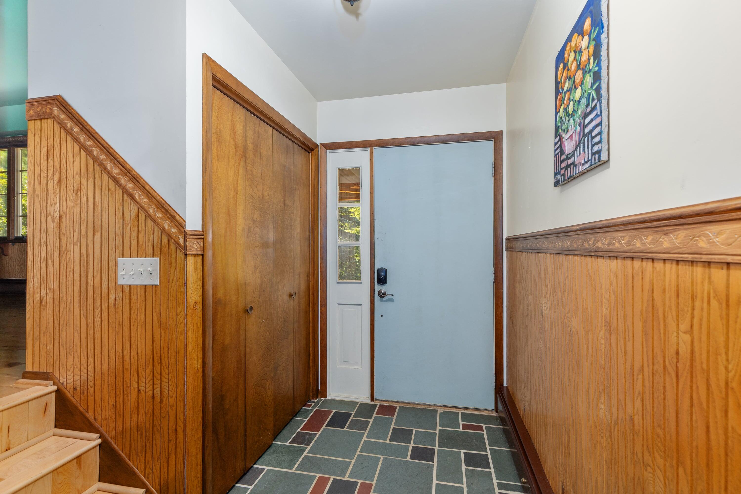 8580 Young Avenue Ne Property Photo 7