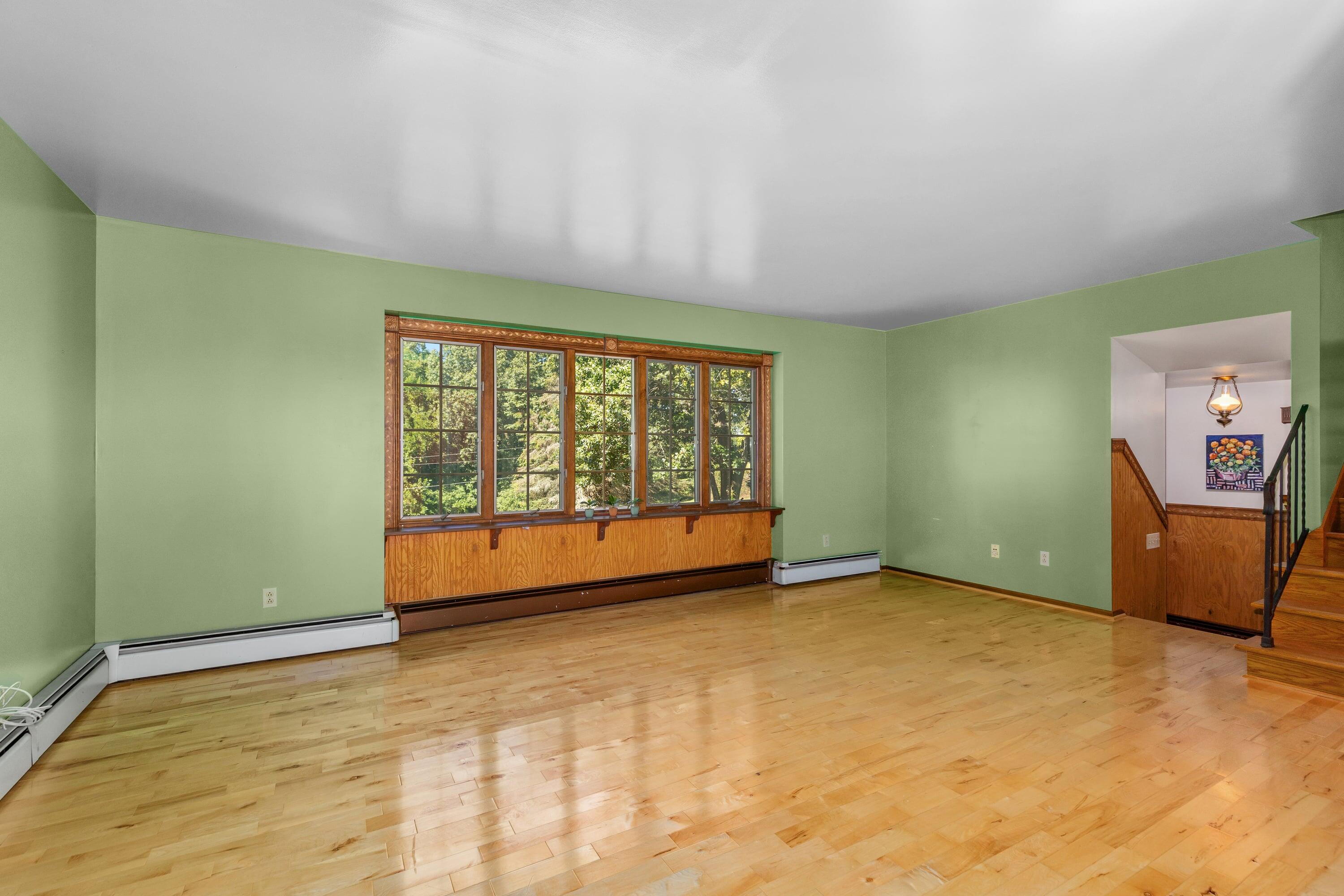 8580 Young Avenue Ne Property Photo 8