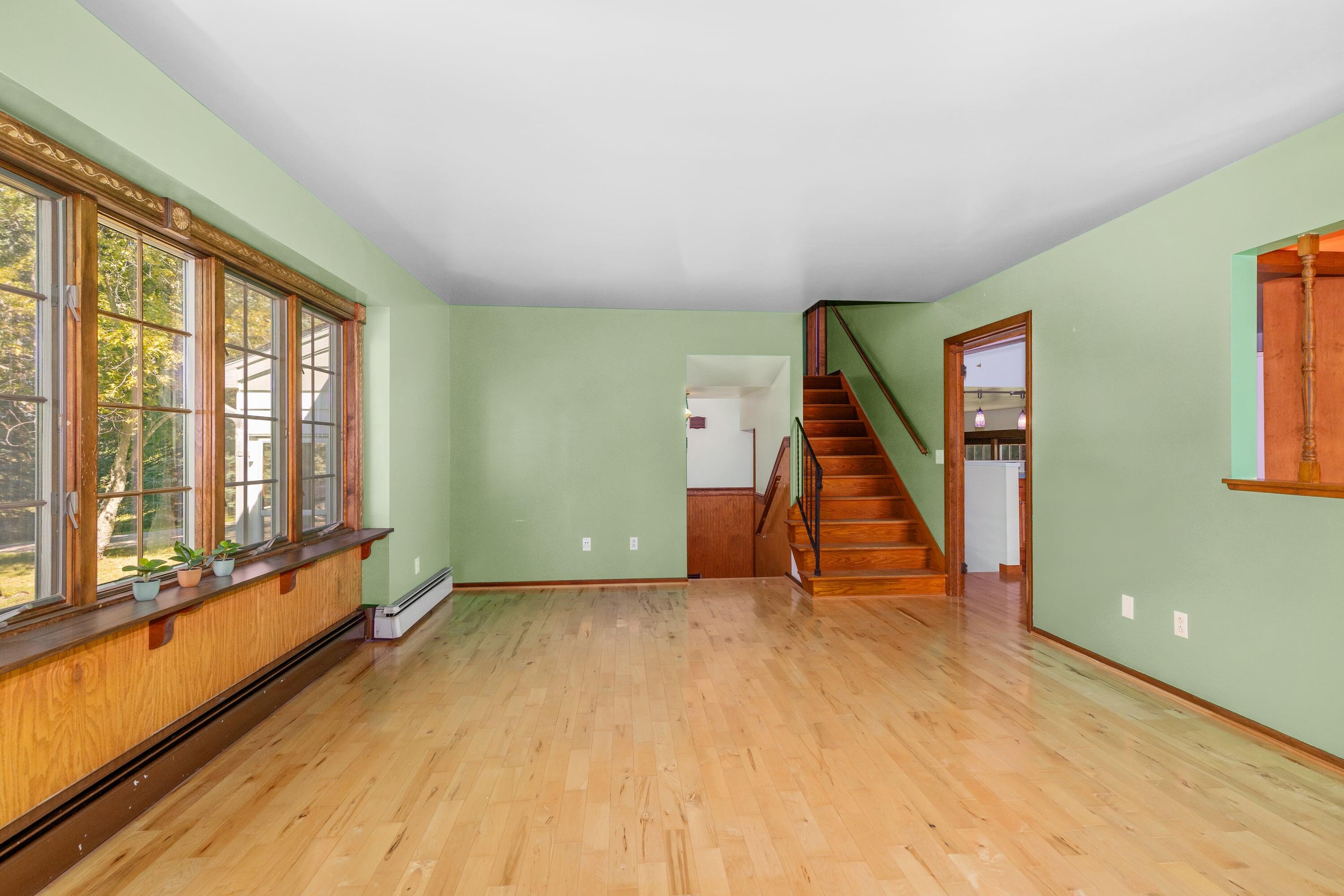 8580 Young Avenue Ne Property Photo 9