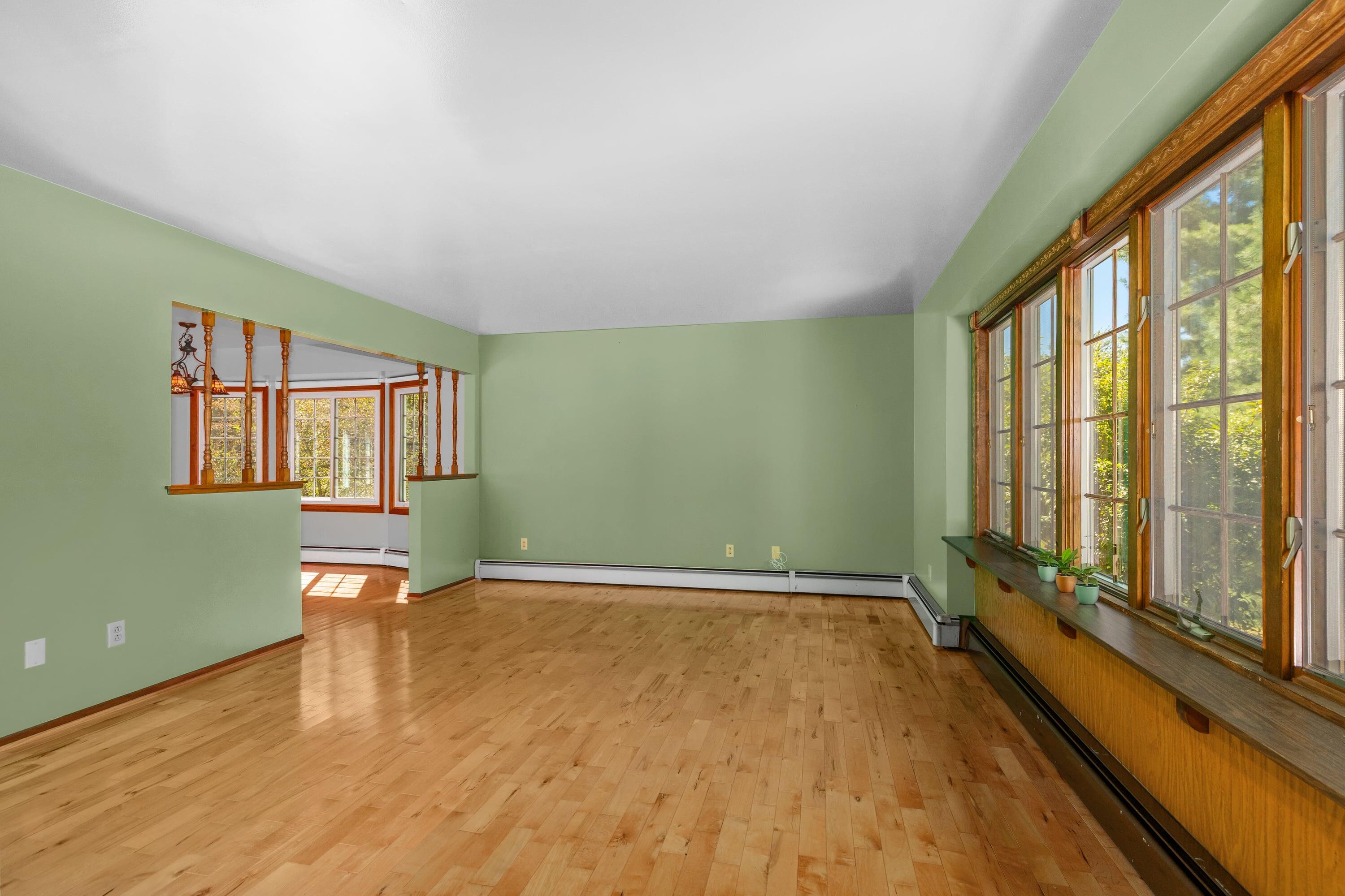 8580 Young Avenue Ne Property Photo 10