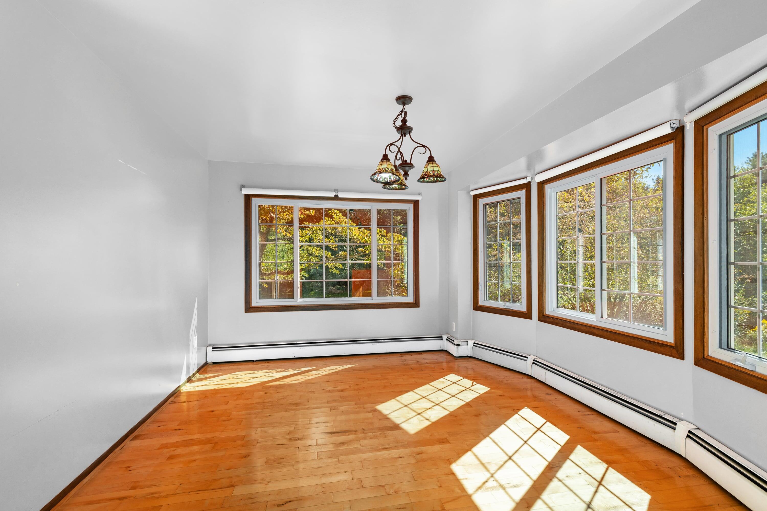 8580 Young Avenue Ne Property Photo 11
