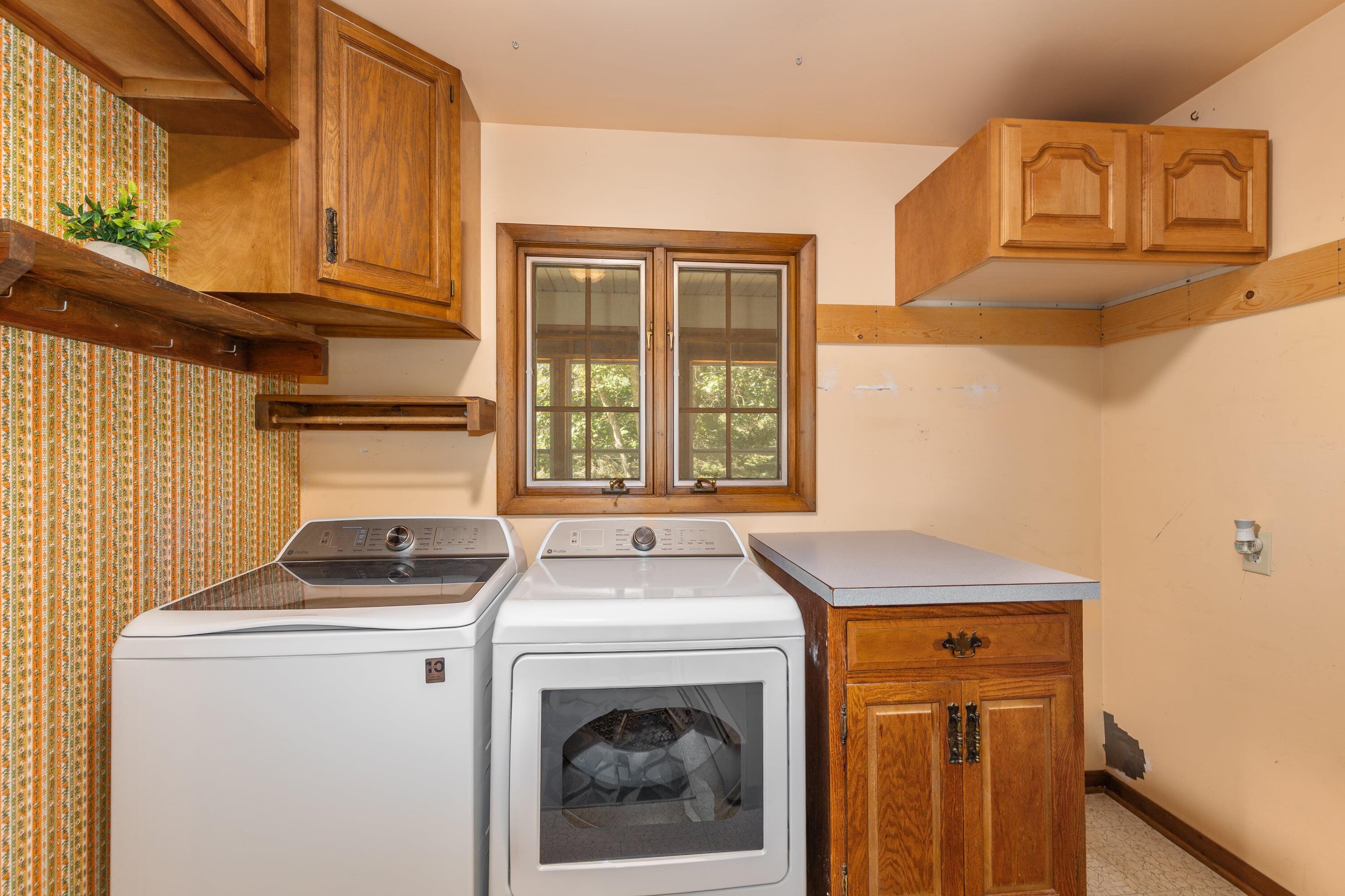 8580 Young Avenue Ne Property Photo 21