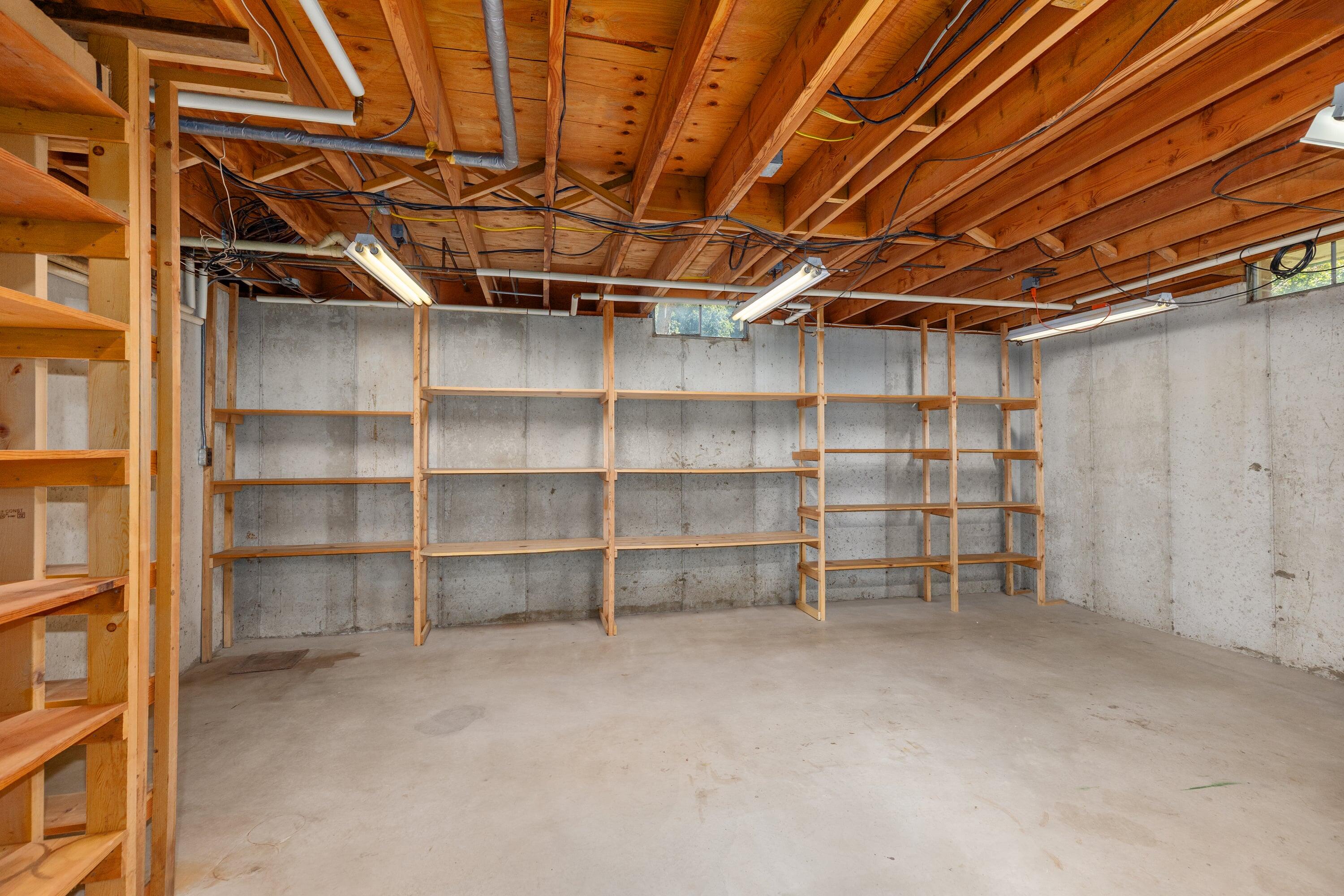 8580 Young Avenue Ne Property Photo 30