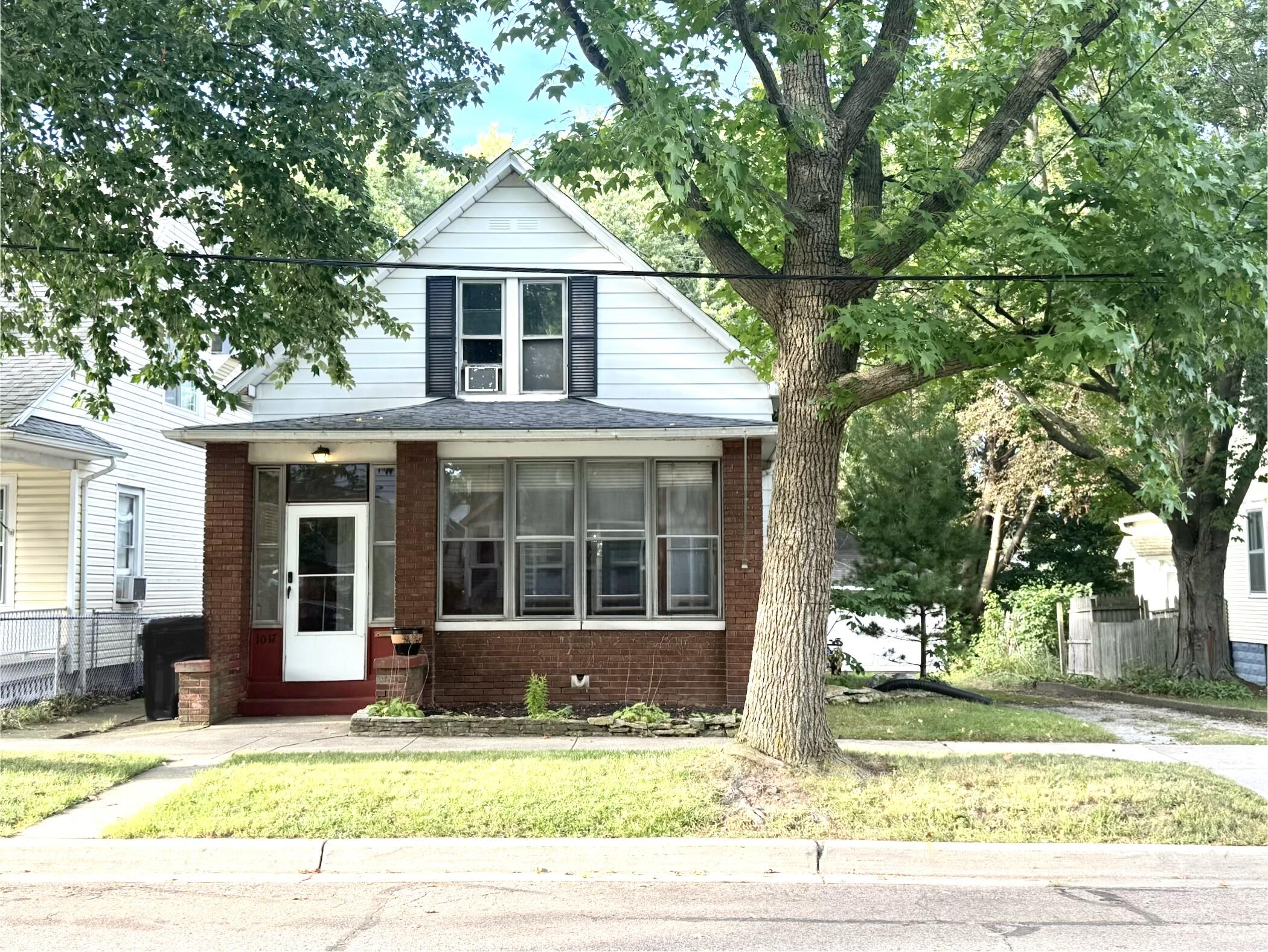 1017 Harrison Avenue Property Photo 1