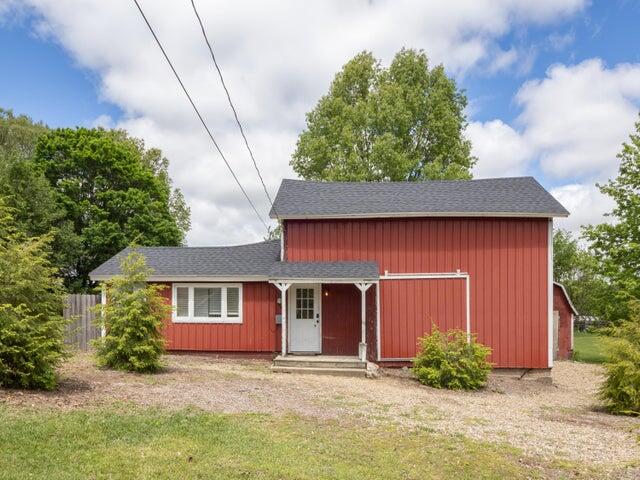 202 2nd Avenue Property Photo 1