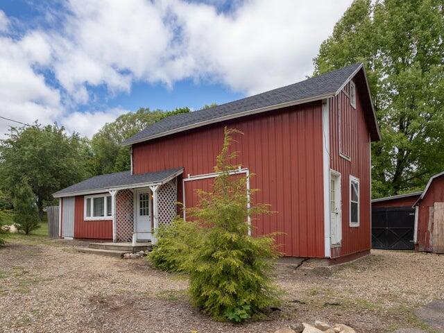 202 2nd Avenue Property Photo 2