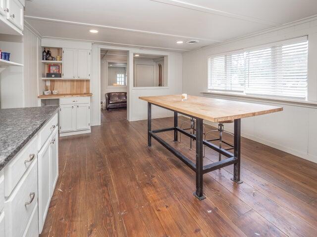 202 2nd Avenue Property Photo 8