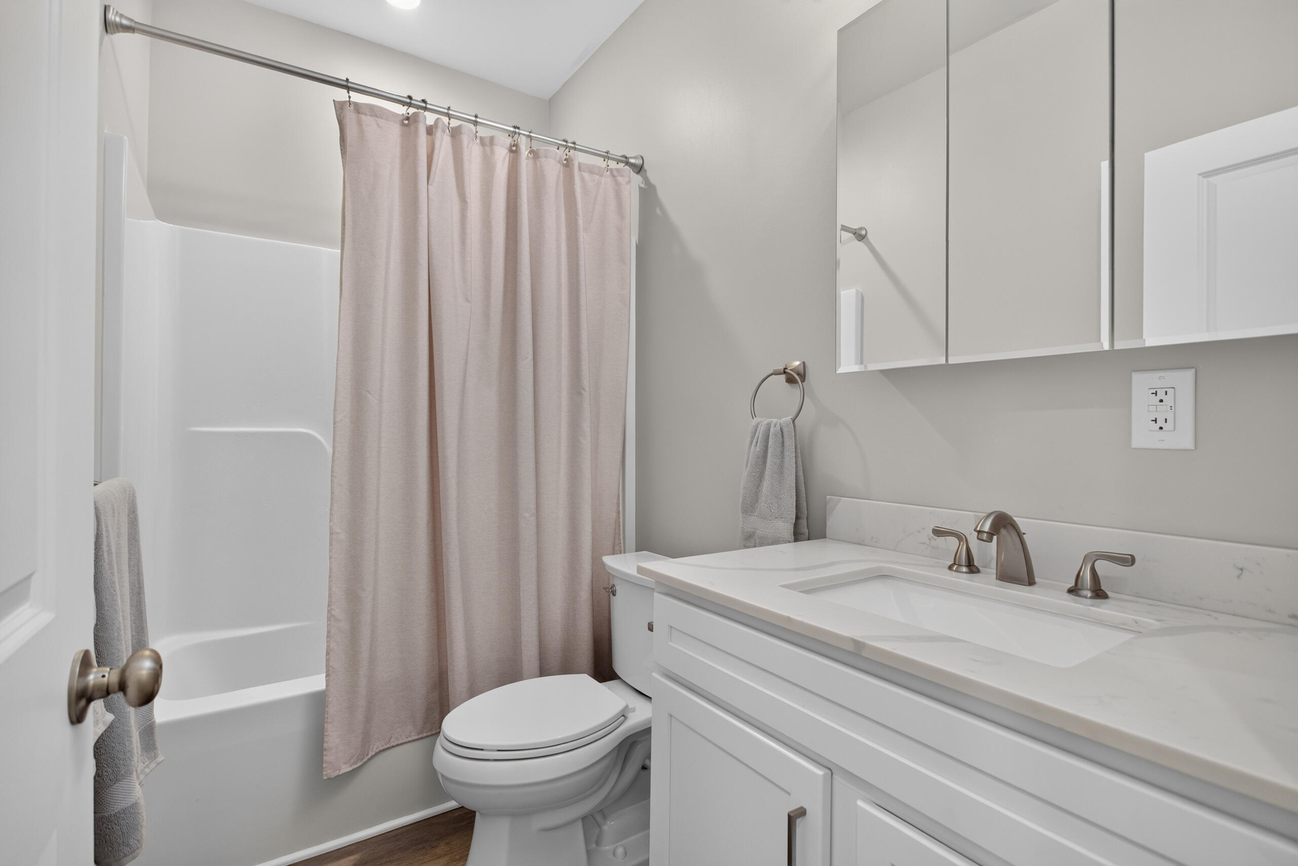 10218 Shady Oak Shores Property Photo 14