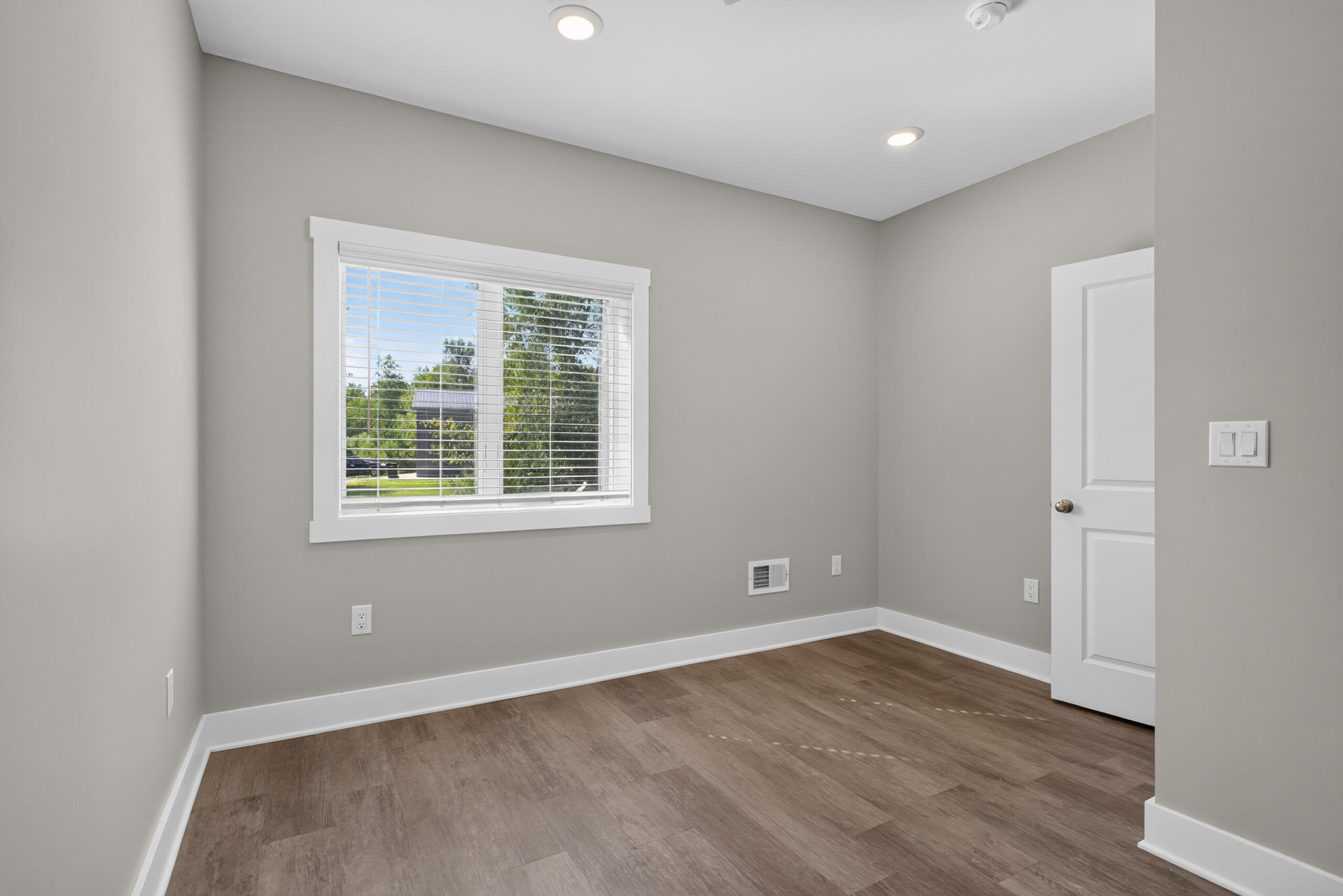 10218 Shady Oak Shores Property Photo 16