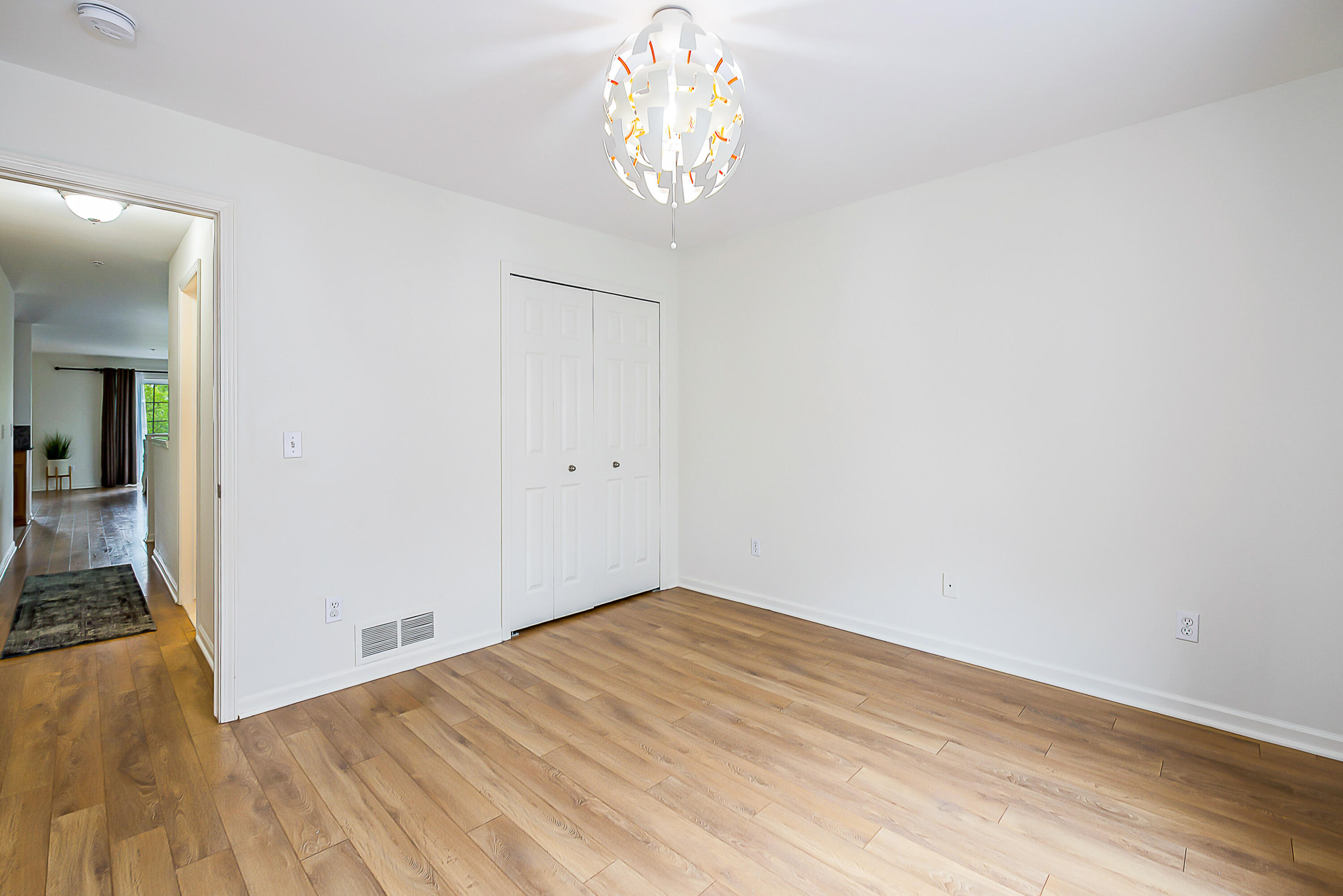 120 W Oakbrook Drive Property Photo 21