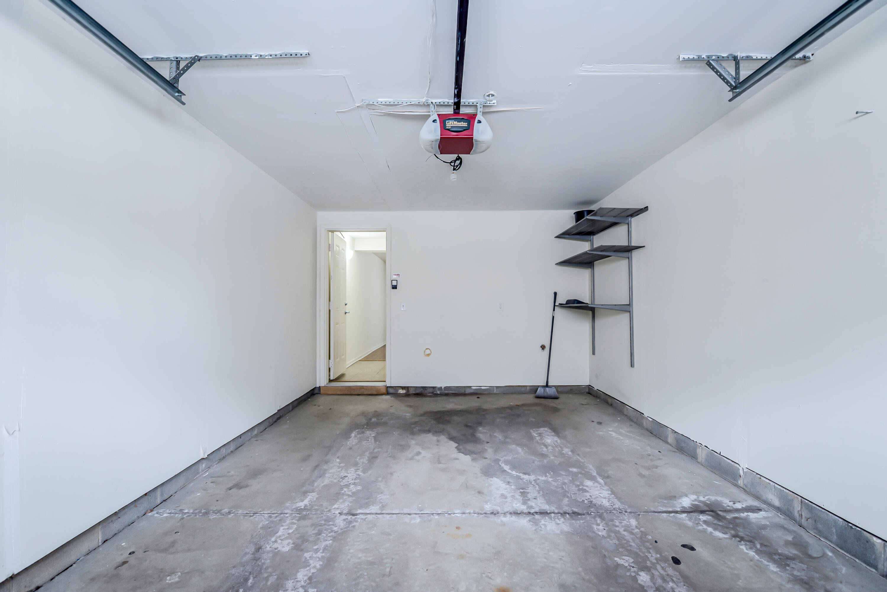 120 W Oakbrook Drive Property Photo 27