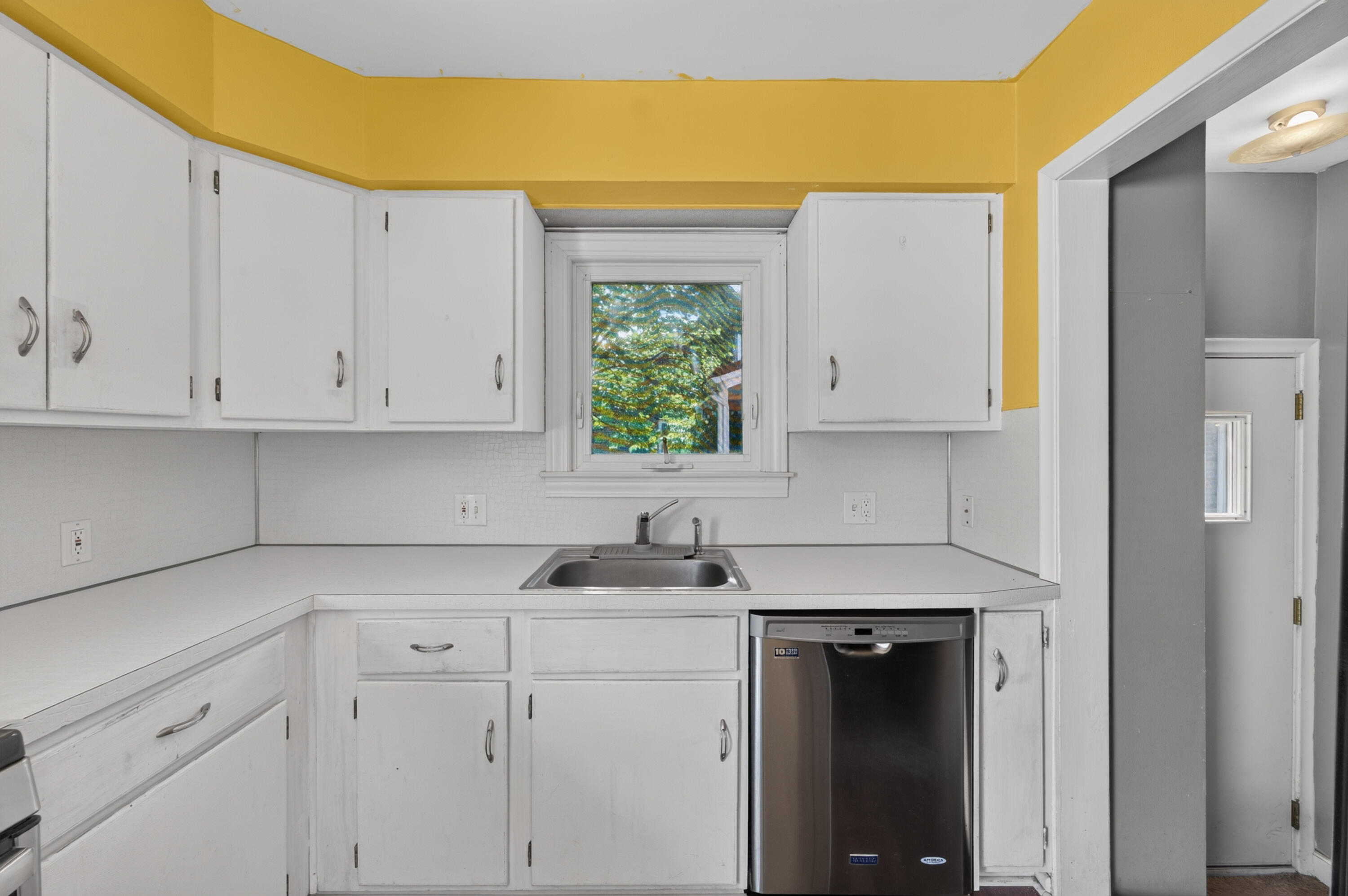 9961 Niver Avenue Property Photo 9