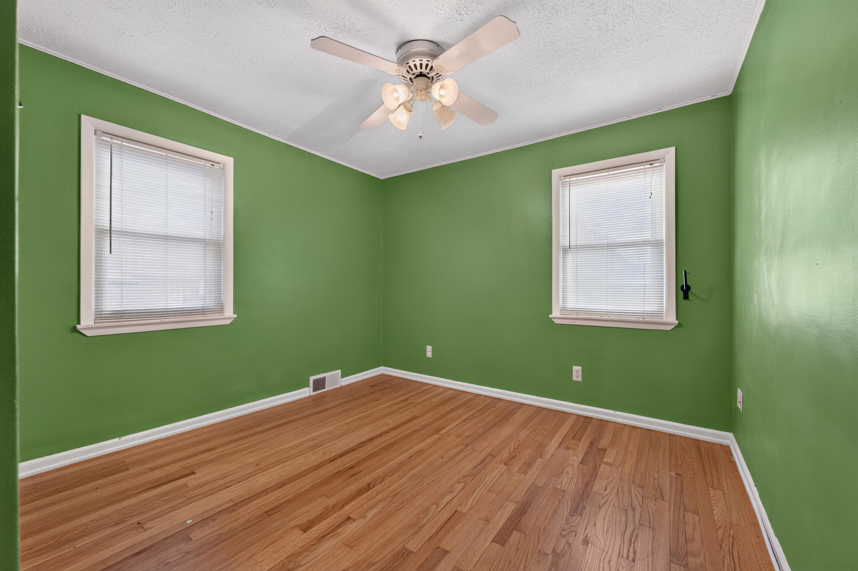 9961 Niver Avenue Property Photo 16
