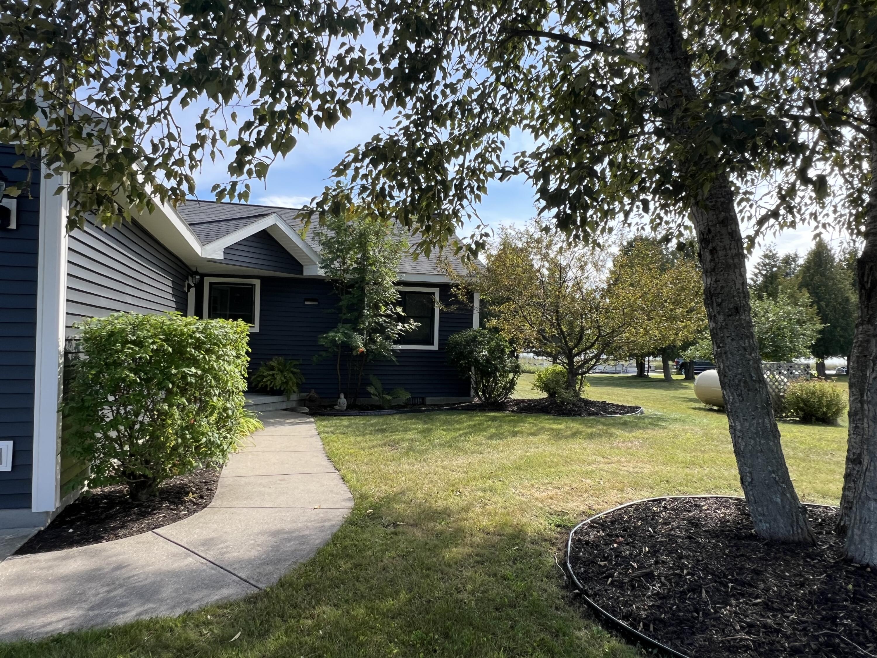 6994 Black Bass Bay Road Property Photo 8