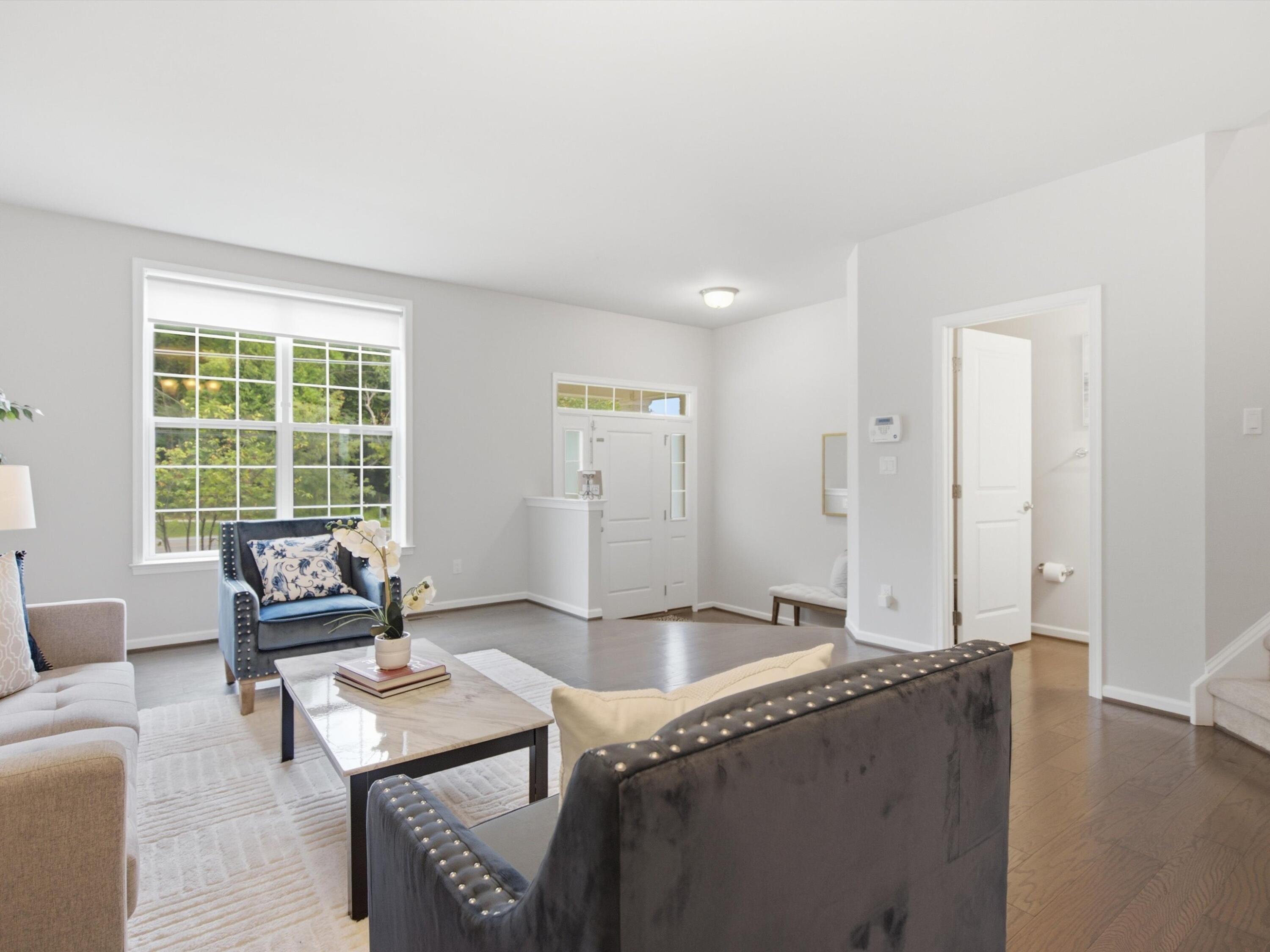 2768 Ashcombe Drive Property Photo 10