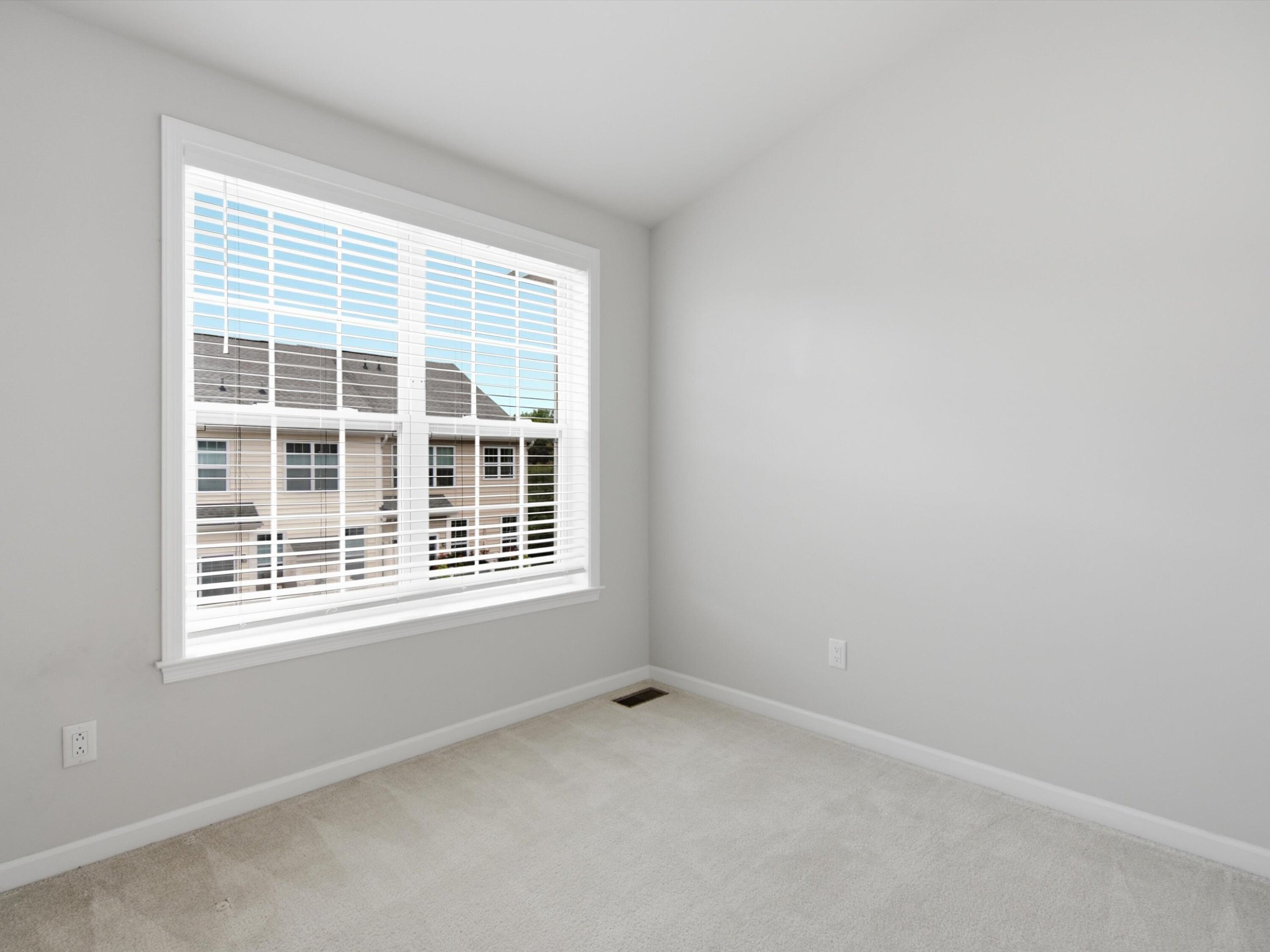 2768 Ashcombe Drive Property Photo 22