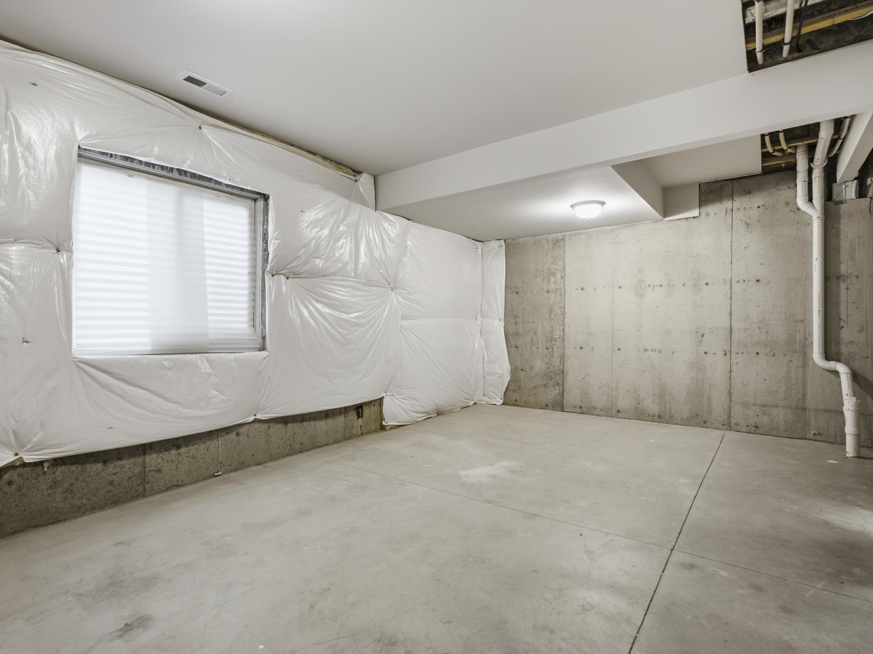 2768 Ashcombe Drive Property Photo 24
