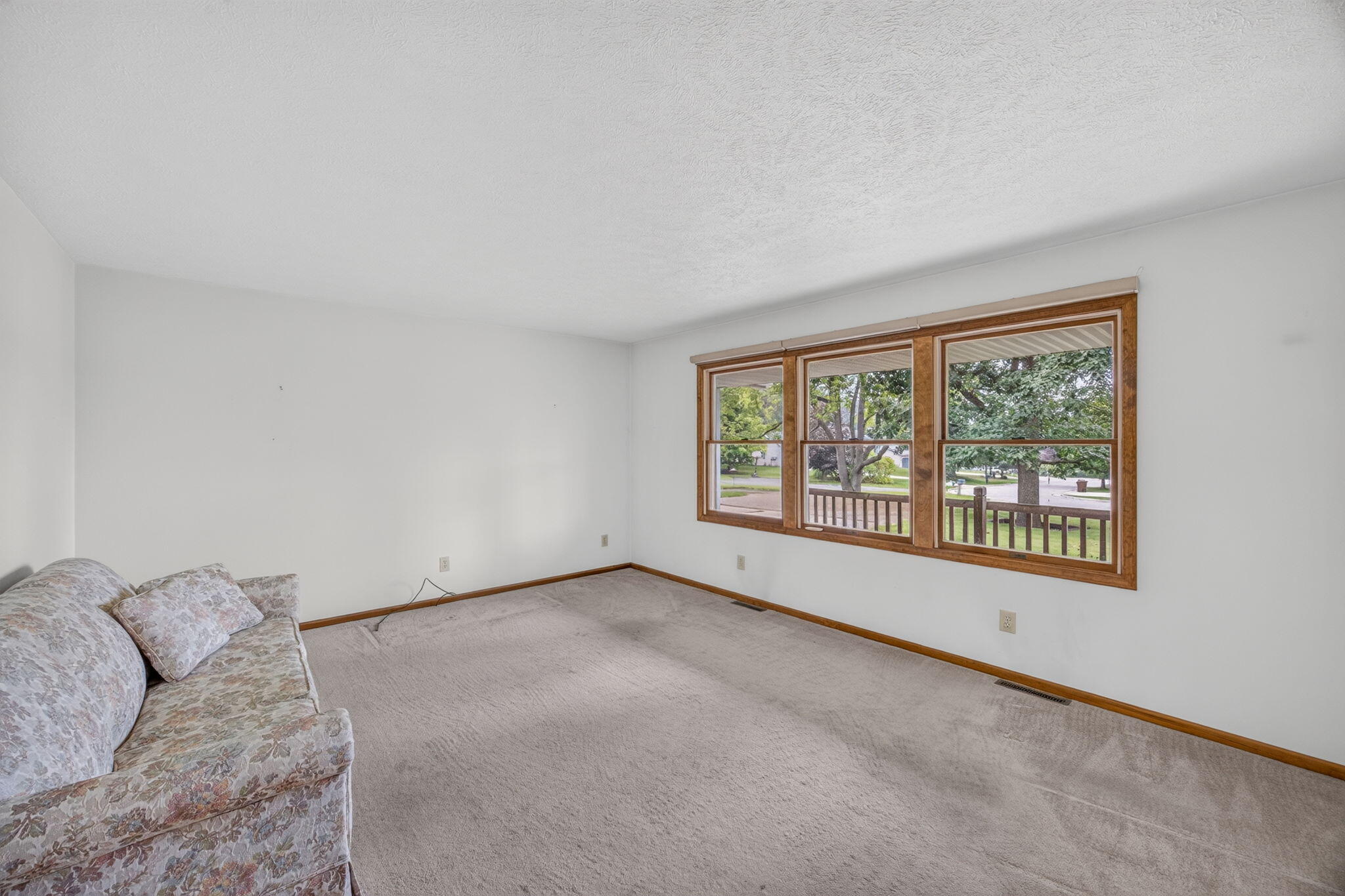 911 Scott Drive Property Photo 5